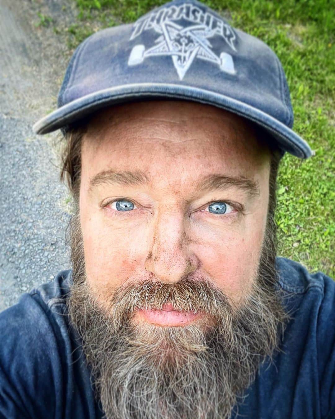 ジョシュア・レナードのインスタグラム：「Dirty work. #hudsonvalleycompound」
