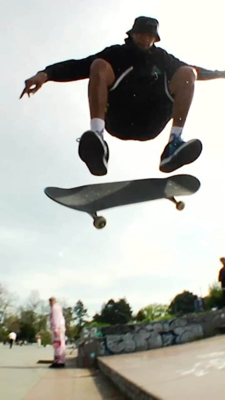 DCシューズのインスタグラム：「@lucienclarke 🫡  ♻️: @palaceskateboards」