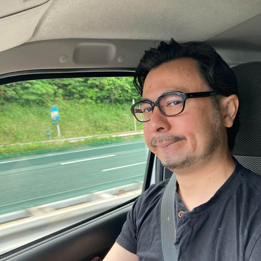 田中和のインスタグラム：「勝手にしやがれの国王と いざ広島G7サミットへ！ 自走でもうすぐ広島へ入ります。 #勝手にしやがれ  #広島sixone」