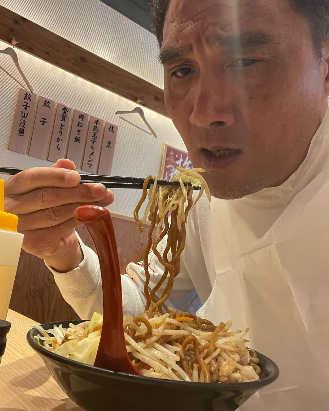 竹原慎二のインスタグラム：「朝から 油そばじゃ  #三田製麺所  #昼飯 #油そば」