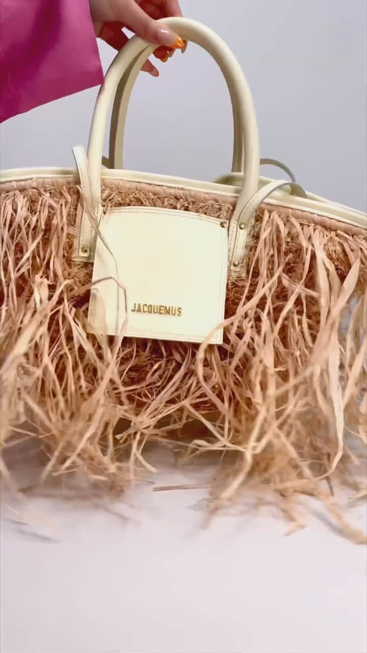 Nordstromのインスタグラム：「Sound up for ASMR! Get more tingles from @jacquemus handbags online and at #NordstromNYC!​ ​」