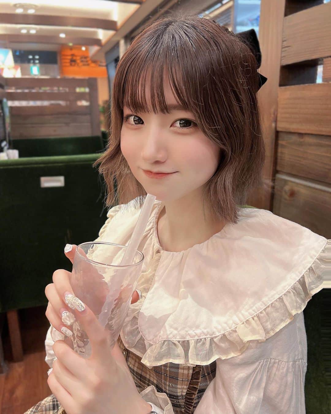 牧乃めいのインスタグラム：「すきー？  #粉我 #japaneseidol #idol #被写体 #被写体モデル  #被写体になります #ファインダー越しの私の世界 #撮影会 #アイドル  #自撮り界隈 #selfie #lfl #サブカル #likeforlike #いいね返しは絶対 #いいね返し #インナーカラー #model #地下アイドル #水色担当 #ootd #おしゃれさんと繋がりたい #ゴテゴテネイル  #ボブ #ミニボブ #좋아요 #맞팔 #ストリートファッション #bobon21 #フレンチガーリー」