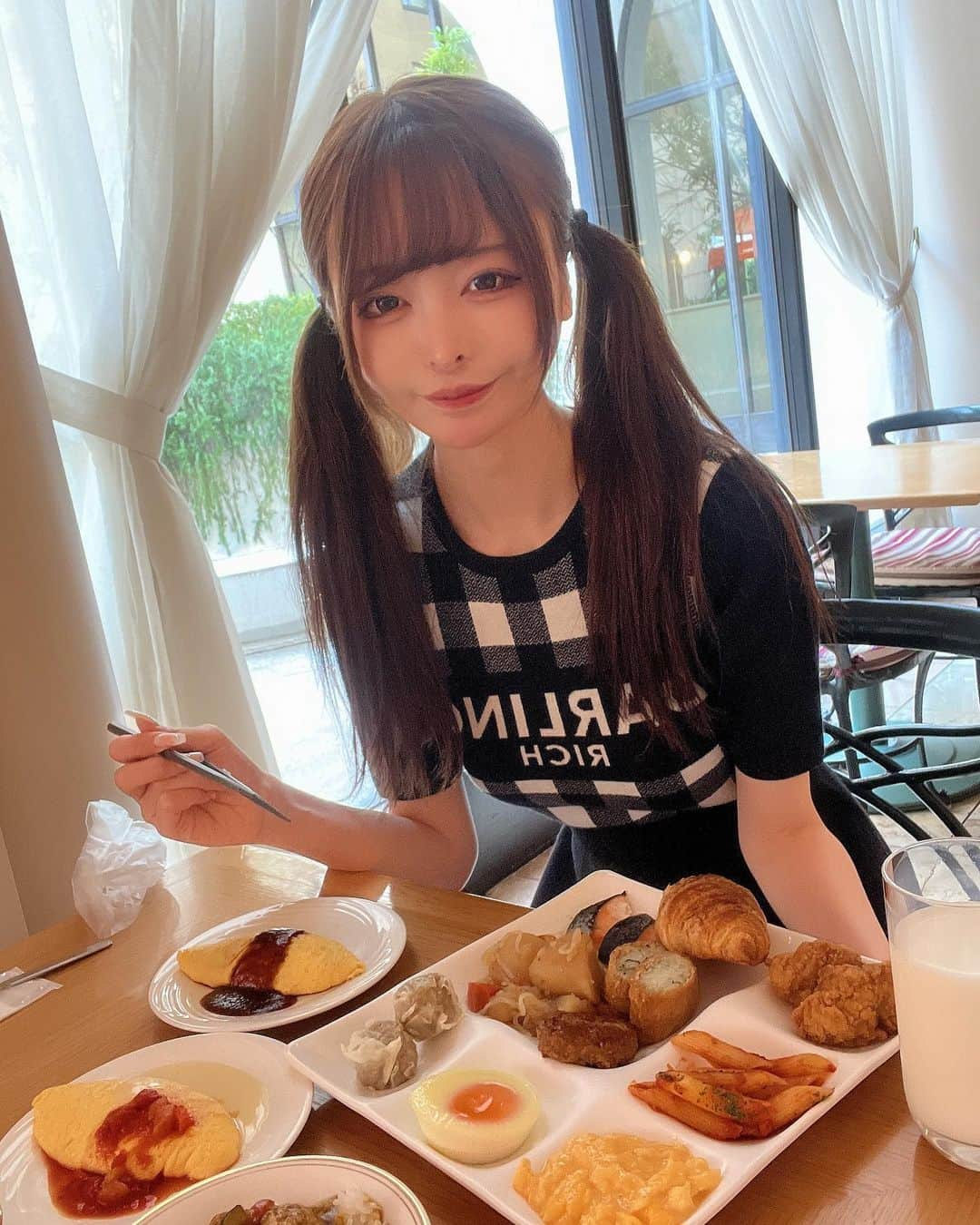 三年食太郎（松島萌子）のインスタグラム：「朝食ビュッフェ＼(^o^)／」