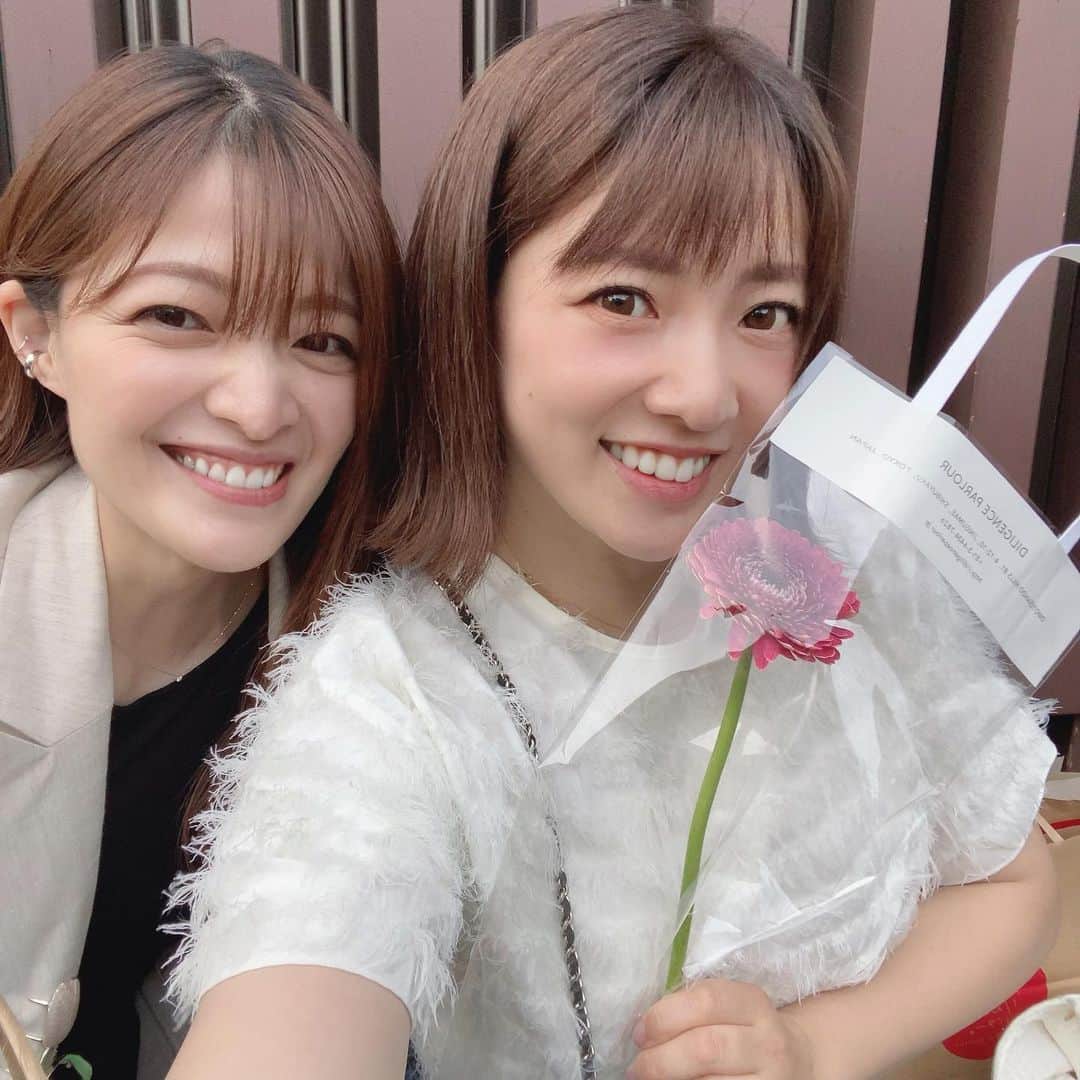 長尾麻由のインスタグラム：「この前、もりもりに誘ってもらってMARK STYLERの2023AWの展示会に行って来ました🌷 可愛いお洋服がたくさんあったよー🤍 ちょっと前も一緒に鎌倉に行ったけど、この日もたくさん話せて嬉しかった！」