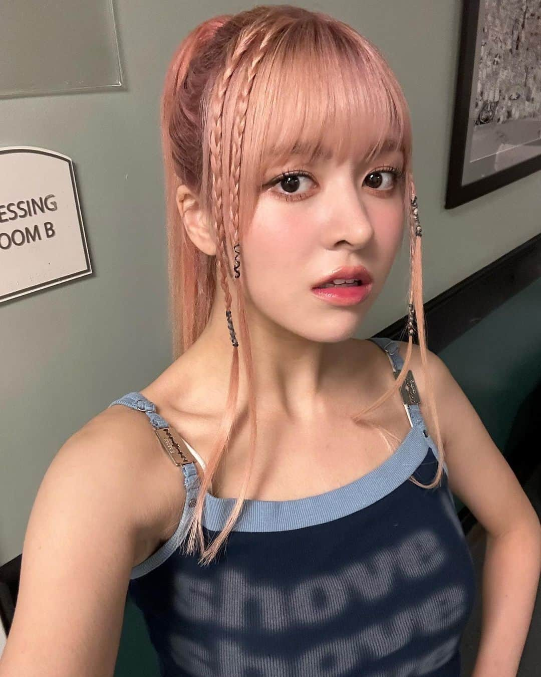 NMIXXさんのインスタグラム写真 - (NMIXXInstagram)「A collection of selfies #NMIXX #엔믹스 #LILY #릴리」5月20日 11時43分 - nmixx_official