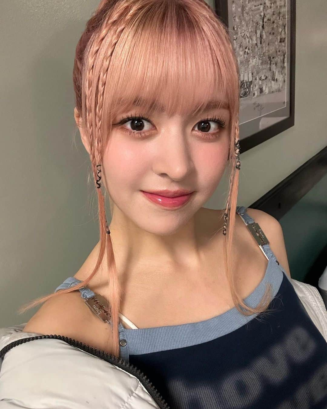 NMIXXさんのインスタグラム写真 - (NMIXXInstagram)「A collection of selfies #NMIXX #엔믹스 #LILY #릴리」5月20日 11時43分 - nmixx_official