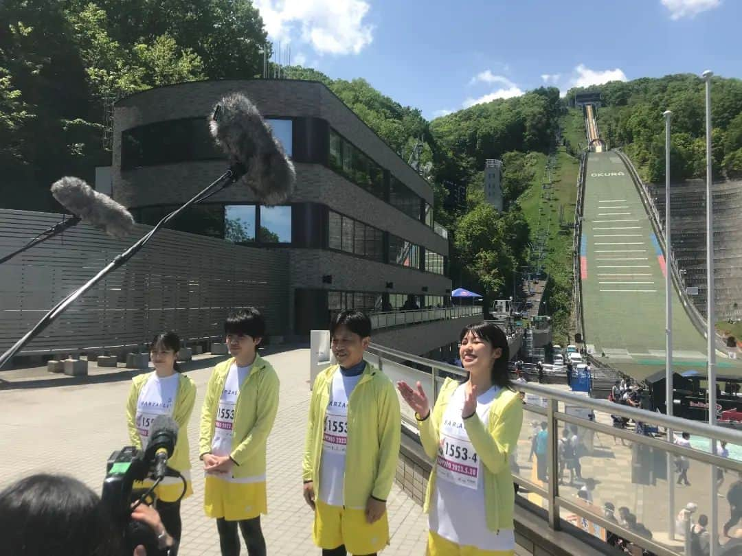 北海道テレビ「イチオシ！モーニング」さんのインスタグラム写真 - (北海道テレビ「イチオシ！モーニング」Instagram)「いよいよ迫ってきました #RedBull400   #イチモニ からの挑戦者は #室岡里美 ← #総監督 #林和人  #藤澤達弥  #福地妃菜美 …の #アナウンサー ４人チーム🙌  #大倉山ジャンプ競技場 の急坂を全力で駆け上がります💃  #なるか記録更新 #放送は5月24日水曜日」5月20日 11時55分 - htb_ichimoni