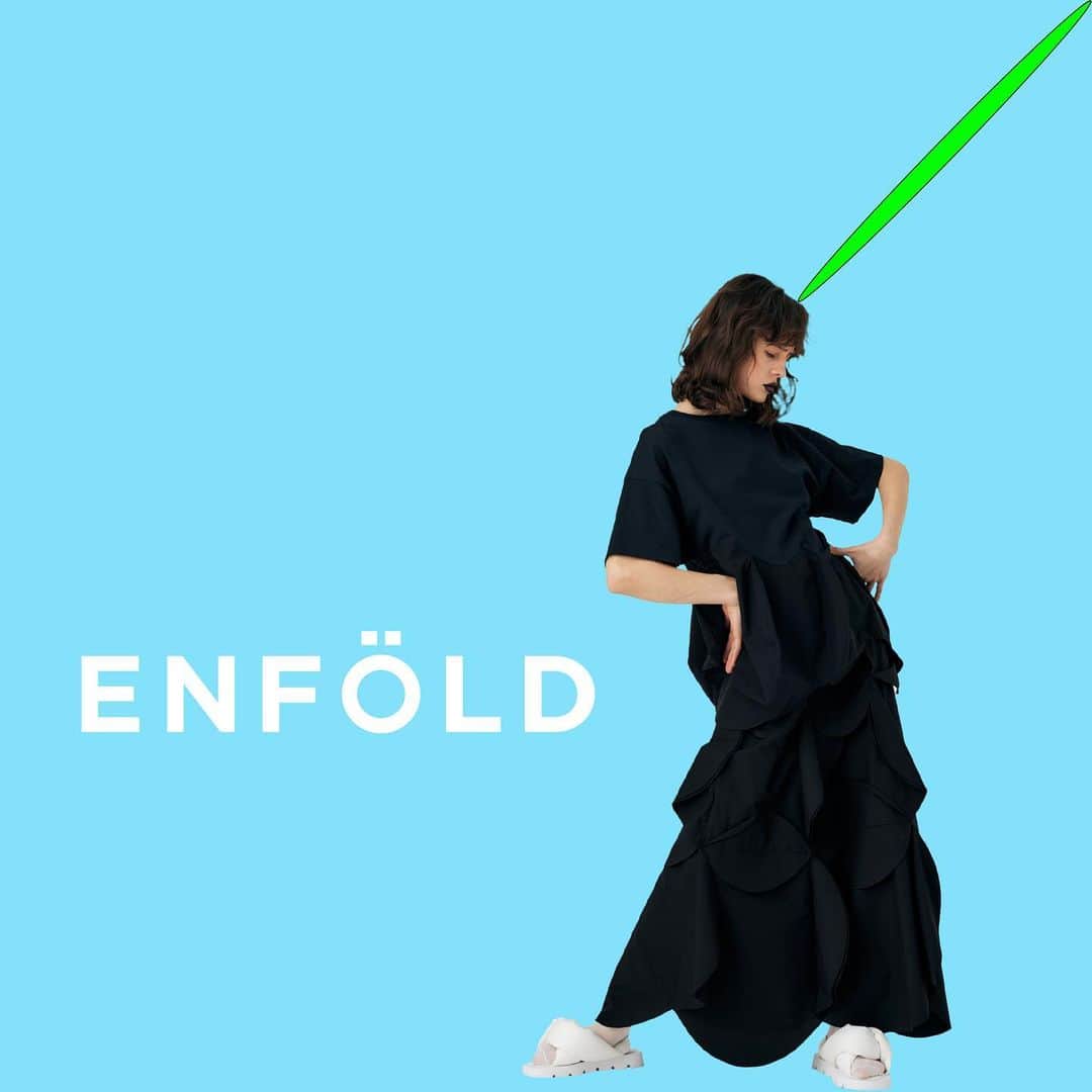 ENFÖLDさんのインスタグラム写真 - (ENFÖLDInstagram)「ENFÖLD SPRING & SUMMER 2023  -  #enfold_official  #enfold_shirt  #enfold_skirt #enfold_trousers #enfold_pullover #enfold_shoes」5月20日 12時04分 - enfold_official