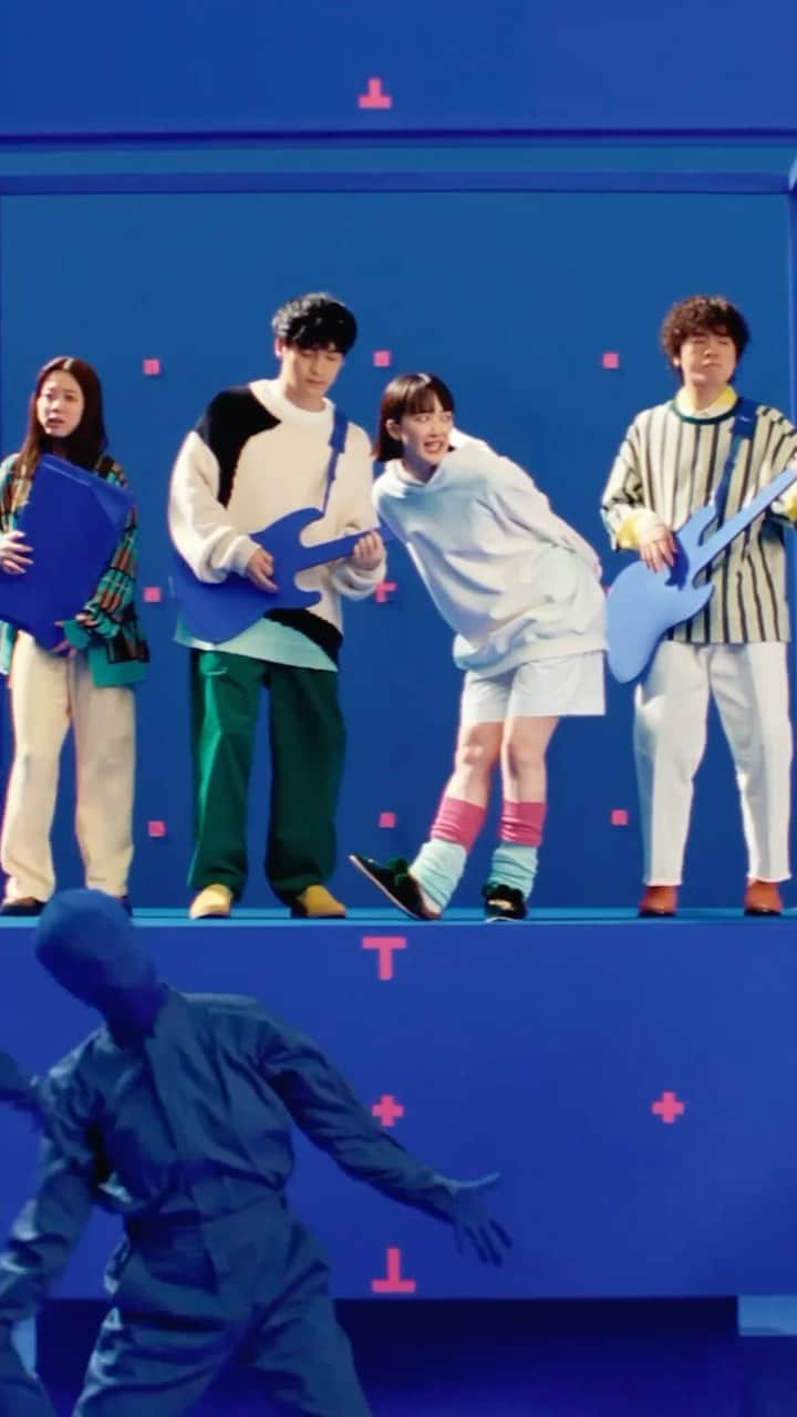 緑黄色社会のインスタグラム：「／ #ピンクブルー Music Video公開✨ ＼   ◆Director：Jun Tamukai (CONNECTION)   ◆Dancer：HEIDI / Nanako Iwase / Hiroe Okada / Chaso / Yoko Omori / Reina Okada / Miyu Ogasawara / Yuki Miyawaki / Yui Kobayashi / Shinon Yamagishi / Rina Kobayashi / Shiori Hirata   ◆Choreographer：Suichu-megane∞   https://youtu.be/vudrTjCf-LM   #緑黄色社会 #pinkblue」