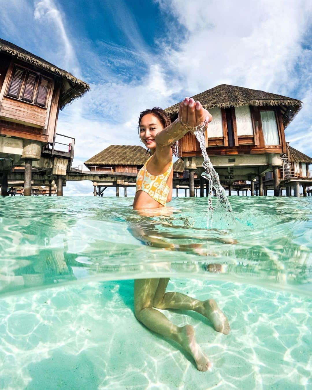 近藤あやさんのインスタグラム写真 - (近藤あやInstagram)「GoPro shots taken in the Maldives🇲🇻!⠀ ⠀  モルディブをGoProで切り取ってみた📸 ゴープロカラー全開！青が美しいね💎✨⠀ ⠀  ちなみに、ほとんどの社会を 動画から切り取った！ なのにこんなに綺麗なの #GoProHero11 凄すぎない😍？？⠀ 👇Hero11の凄いところ！ 新しい縦幅の増したセンサーが あるので、8:7で撮影出来る！⠀ ⠀ 一度撮るだけで高解像度で 横長動画や縦長動画に クロップ出来るのが最高！！⠀ ⠀ 10bit × 8:7 動画を撮るだけで、 動画からの書き出しもこんなに 美しい！✨⠀ ⠀ 世界中のゴープロファミリーと 関われた今回のモルディブイベント、 本当に最高でした😆✌️🔥⠀ ⠀ Shot on #GoPro Hero11 black #goprotravel #goprotridentcrew #clubmed #clubmedxgopro #clubmedkani #モルディブ #クラブメッド #ゴープロ #ゴープロのある生活 #goprofamily #海外旅行 #旅行好きな人と繋がりたい」5月20日 12時30分 - doraemontoaya