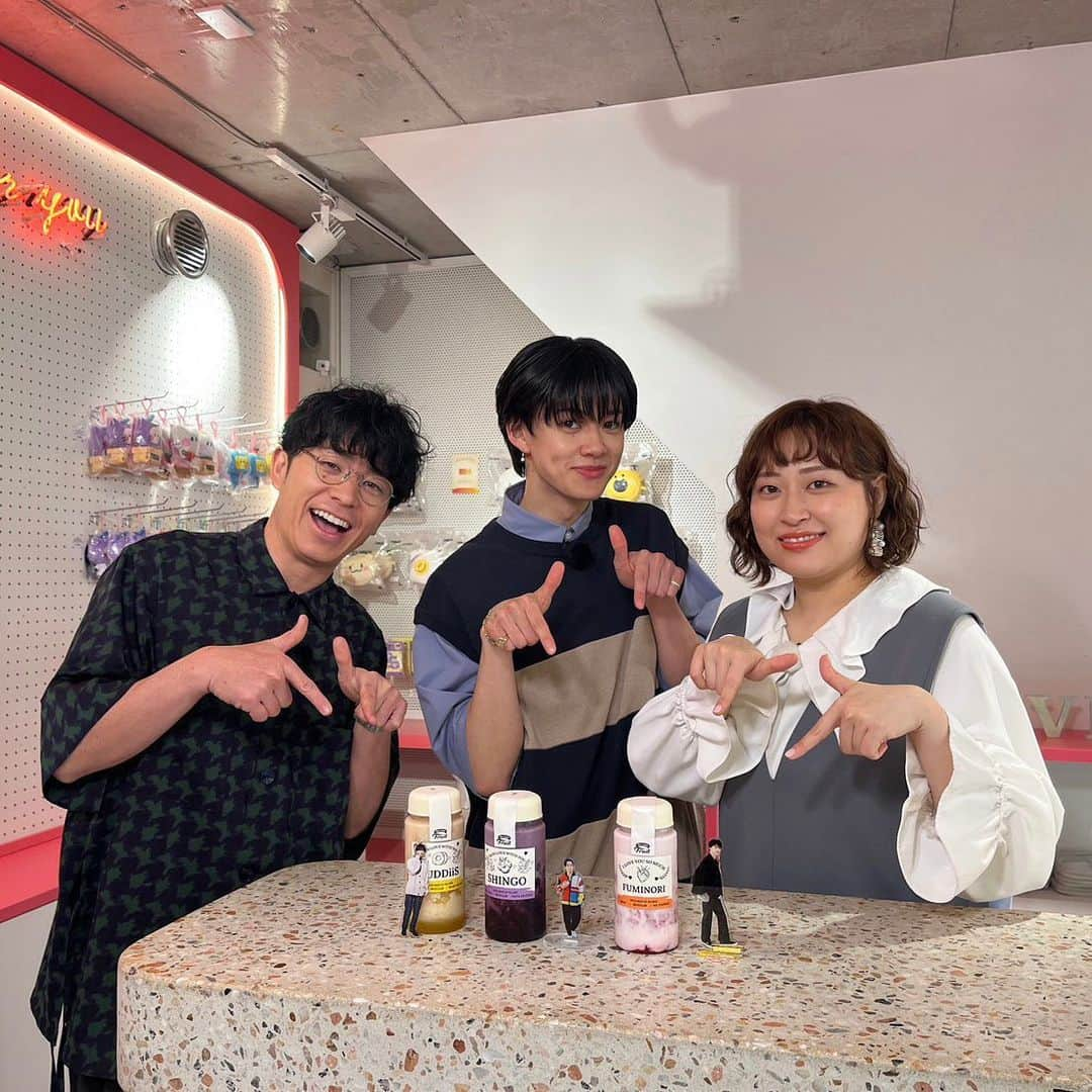 TBS「王様のブランチ」さんのインスタグラム写真 - (TBS「王様のブランチ」Instagram)「【いま話題の新体験 NEW OPENスポット💖】 . 店名： #HM銀座並木通り店  店名： #TheLabelFruit #ストロベリーオレ #ブルーベリーオレ #パイナップルオレ  店名： #Trdlo オリジナル(プレーン)  #煙突パン 680円 #シナモン煙突パン 780円 #ハニー煙突パン 780円 トッピング 自家製生クリーム 100円 #ソーセージ煙突パン 900円  今週のゲスト部員はBUDDiiS 小川史記さんでした👏 今回ロケで撮影した動画はTikTokにて投稿中🕺  そしてふみのりくんは よるのブランチのレギュラーメンバーとしても活躍中です🌙 よるブラの次回放送は２４日（水）よる11:56〜 ぜひチェックしてください🫶 . #NEWOPEN #新体験 #藤森慎吾 #BUDDiiS #小川史記 #丸山礼 #トレンド #王様のブランチ #トレンド部」5月20日 12時39分 - brunch_tbs