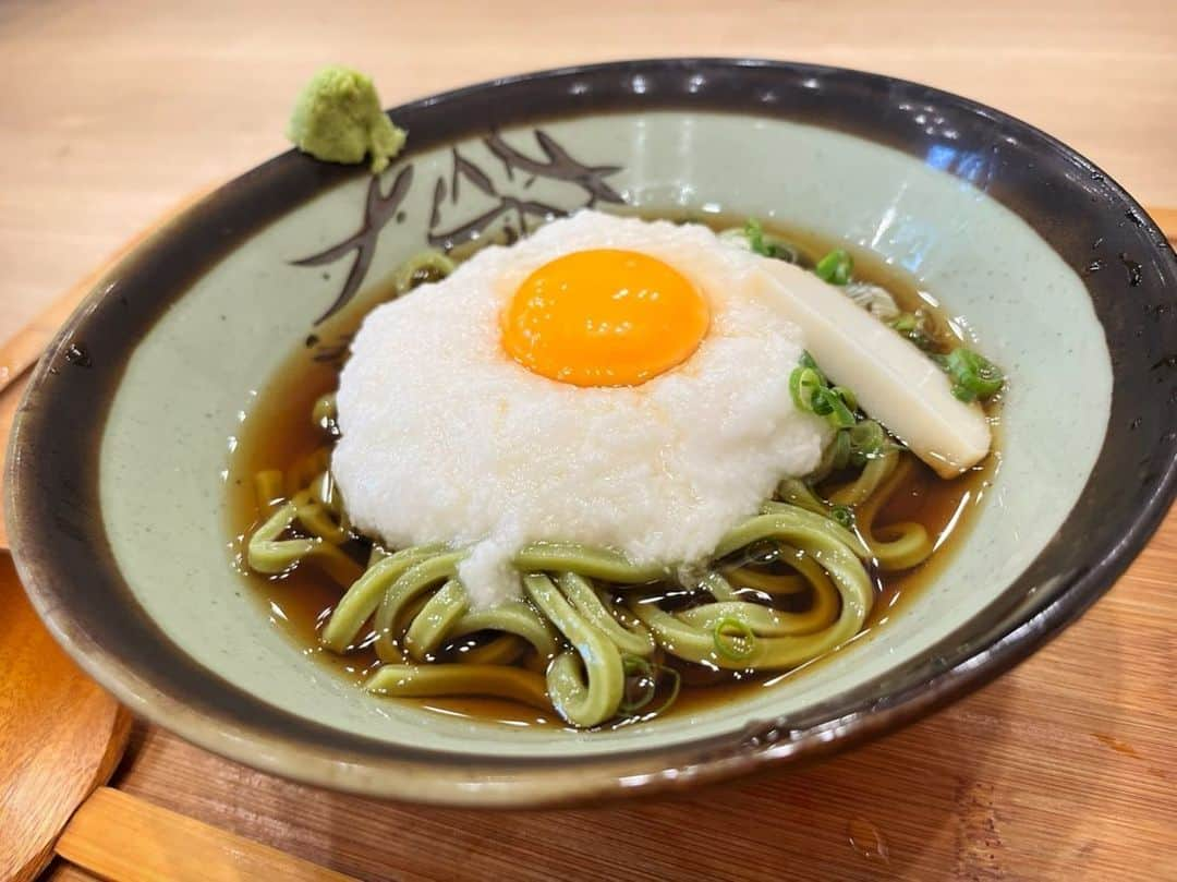 中村静香のインスタグラム：「京都にて  めっちゃ抹茶だらけでご麺ね！  #京の小話」