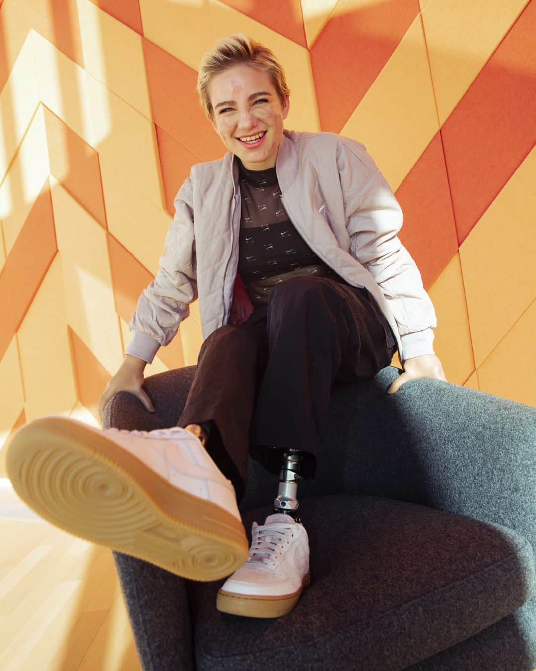 ベアトリーチェ・ヴィオのインスタグラム：「I’m so excited to show off some of my personal style with @nike. 😎 Link in bio to watch my looks!  #teamnike」