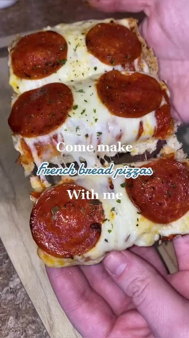 Flavorgod Seasoningsのインスタグラム：「French Bread Pizzas by Customer:➡ @amy_doe_cooking Seasoned with:➡ #Flavorgod Pizza Seasoning!🍕⁠ -⁠ 🍕SALE!! National Pizza Party Day - Free Pizza Seasoning with orders $50+ & Free Shipping orders $30+ US ONLY ⁠Shop Now!!⁠ Click link in the bio -> @flavorgod | www.flavorgod.com⁠ 🍕⁠ -⁠ FlavorGod Seasonings:⁠ 🌿Made Fresh⁠ ☀️Gluten free⁠ 🥑Paleo⁠ ☀️KOSHER⁠ 🌊Low salt⁠ ⚡️NO MSG⁠ 🚫NO SOY⁠ ⏰Shelf life is 24 months⁠ -⁠ #breakfast #fitness #food #foodporn #foodie #instafood #foodphotography #foodstagram #yummy #instagood  #foodies #tasty #cooking #instadaily #lunch #healthy #seasonings #flavorgod #lowsodium #glutenfree #dairyfree」