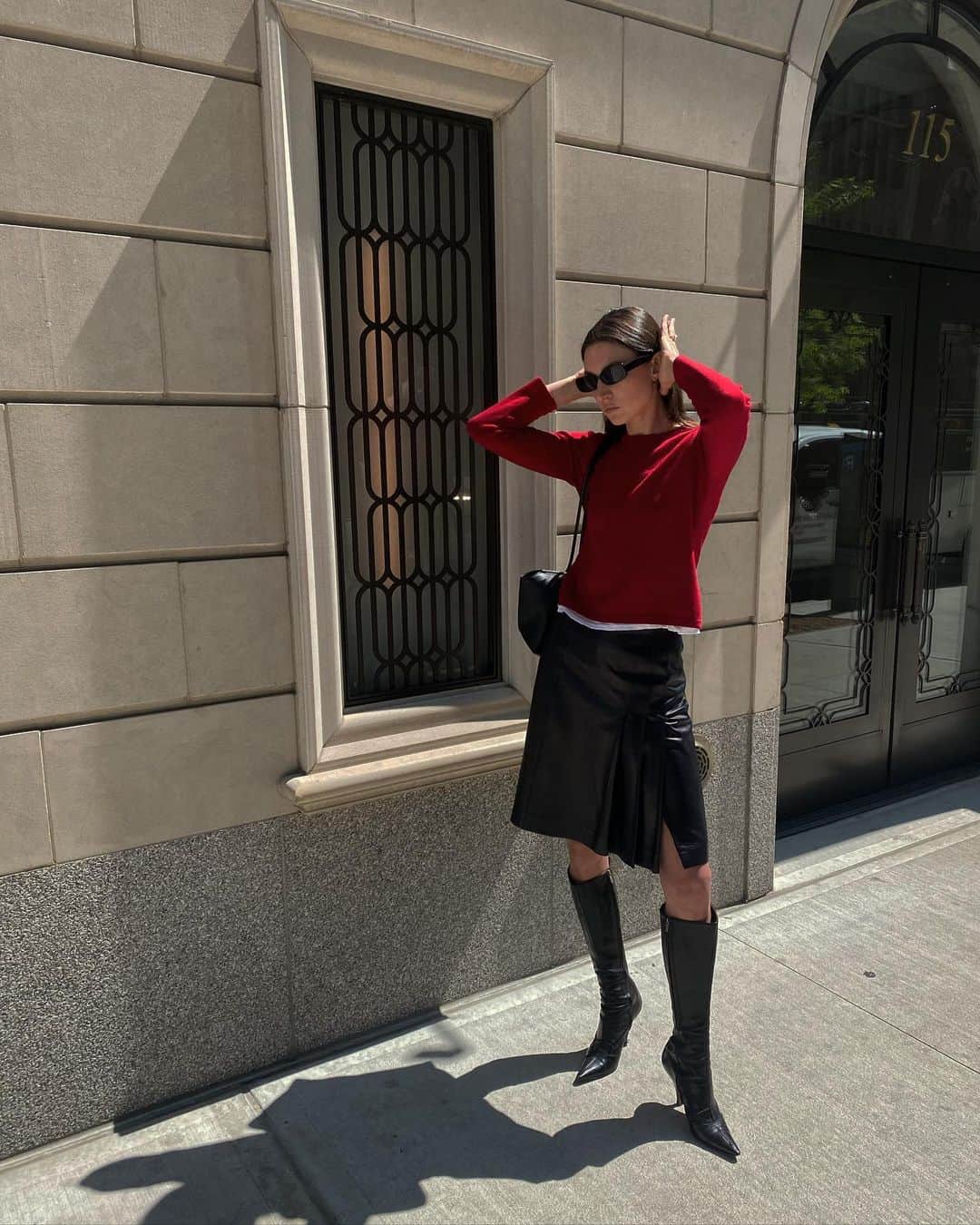 のインスタグラム：「Knee high boots for an early uptown appointment felt right.」