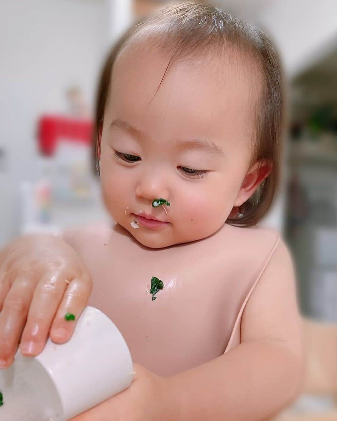 遠山裕介さんのインスタグラム写真 - (遠山裕介Instagram)「娘も鼻に緑の物入ってるのね🫛笑」5月20日 22時08分 - tohyamayusuke