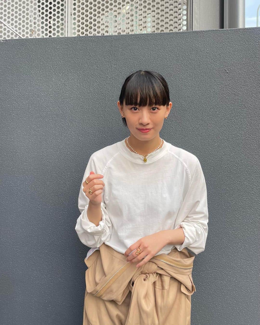 のインスタグラム：「ビールはただポイ捨てしてあっただけで、私は飲んでません笑  #山木の私服」