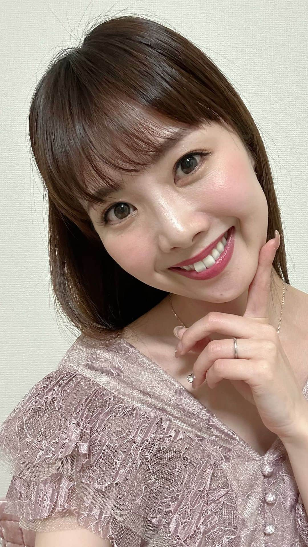 妃海風のインスタグラム：「. . DMMオンラインサロン 「妃海風 愛され♡コミュサロン」 . 明日の朝9時から スタートします🤍🌸🤍👏 . 詳しくは、明日の朝9時に 私のインスタ、アメブロにURL貼りますね🤲💞✨ . . 楽しい部活動になりそうだ。。🥹💕💕✊ . . #DMMオンラインサロン #愛されコミュサロン #愛コミュ #妃海風」