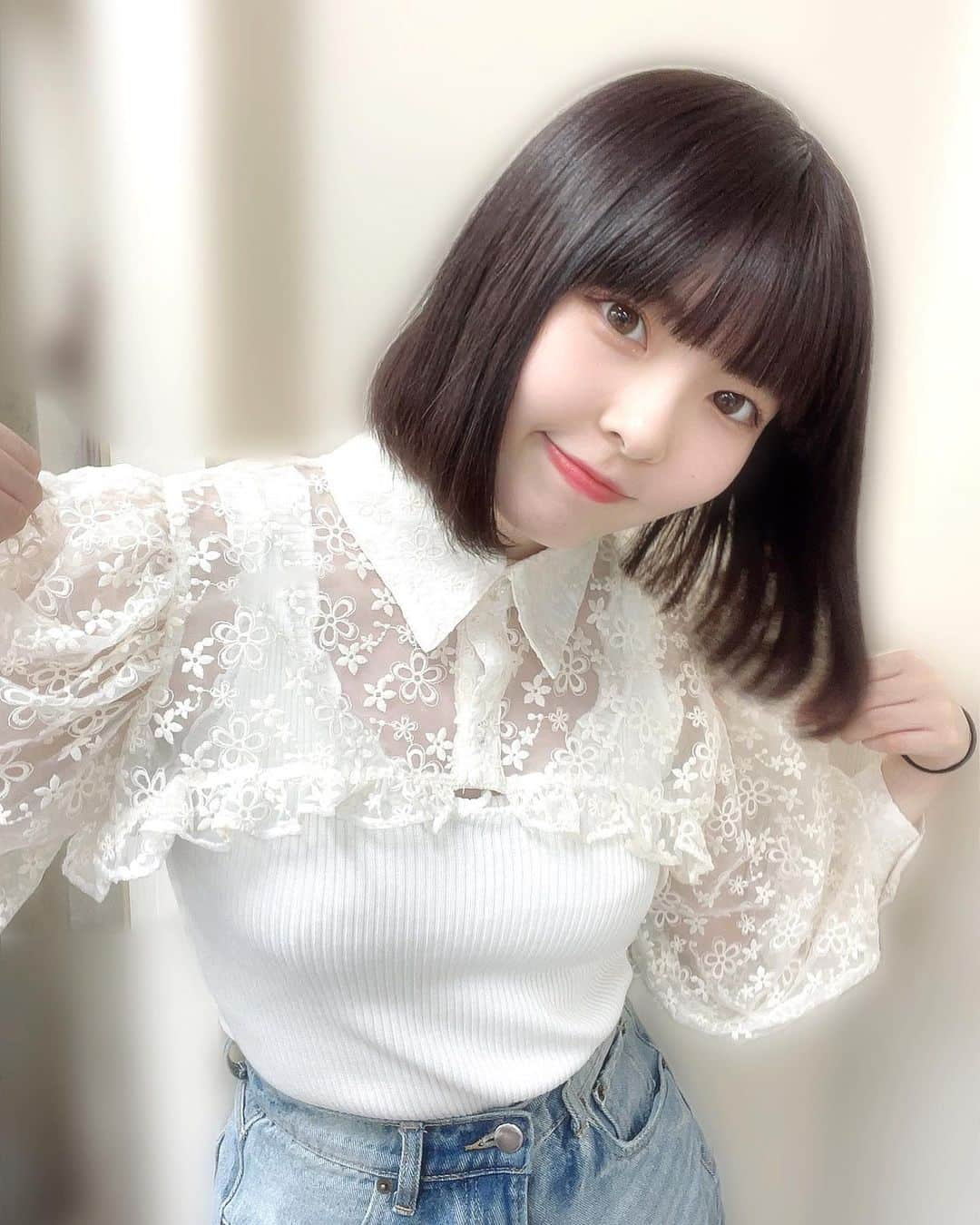 鈴木愛菜さんのインスタグラム写真 - (鈴木愛菜Instagram)「ボブにしたよ(^._.^)!! 洋服かわいすぎ、🤦‍♀️」5月20日 22時33分 - _enatan0109_