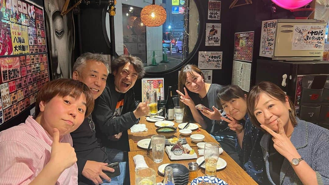 小林愛さんのインスタグラム写真 - (小林愛Instagram)「昨日はハッポウの何人かと、解散記念日に飲み会しました。 たいした話してないのに、酔っ払ってあっという間に5時間経ったよw  明日は、中・高の同級生と高尾山登りに行って来ます！ 50歳の記念の歳って事で、部活の仲間と超久々に会うんだ。 楽しみ☺️」5月20日 22時30分 - love_me_ai