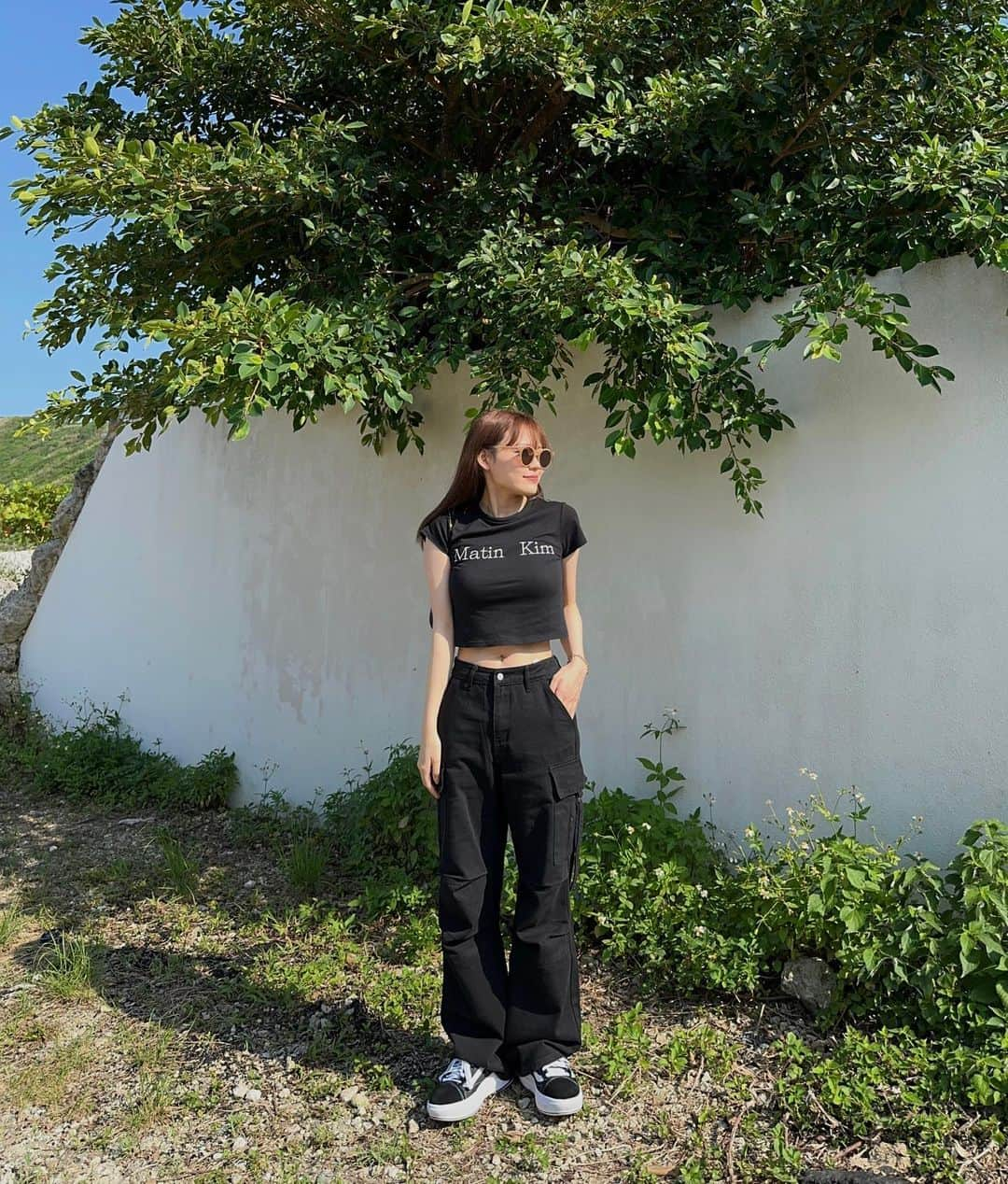 yumeさんのインスタグラム写真 - (yumeInstagram)「all black ootd ♡ 人生初宮古 🌞 ！天気も良くて海日和すぎた 、、♡  new kicks / vans old skool  新しく下ろしたVANSのスニーカー 👟✨ 厚底のぽてっと感かわいくてお気に入り 😚」5月20日 22時45分 - tan___gram