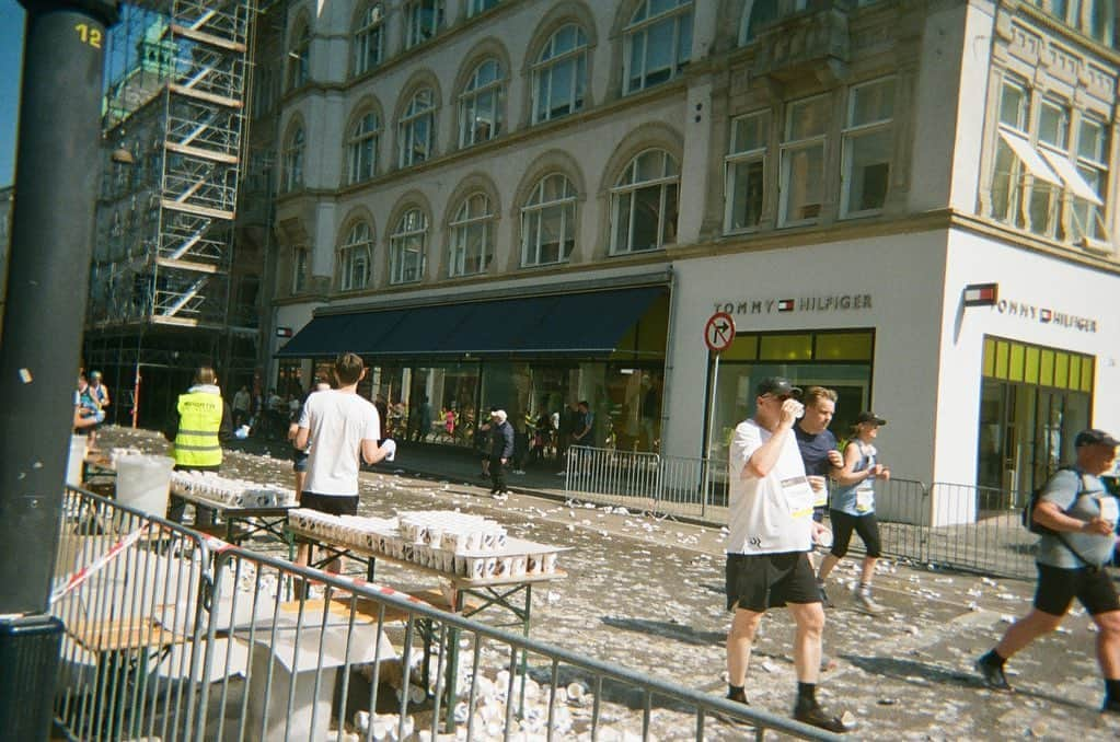 AKIKOさんのインスタグラム写真 - (AKIKOInstagram)「Episode 3 | Walk through Copenhagen with me with my film camera 📸 🇩🇰 🚶🏻‍♀️✨🌞  The weather was nice, everything was walking distance, during the whole stay I was having the “I should live here???” moment lol (♡ㅂ♡)  1. Breakfast hunt  2. Nyhavn  3. Somewhere  4. Near TheVan near Lille Langebro 5. Near Caritasbrønden af Statius Otto 6. Tivoli!  7. Nyhavn again bc it’s so pretty 8. Copenhagen Marathon 9. Flowers near Kultorvet  #copenhagen #コペンハーゲン」5月20日 22時48分 - akikokoga