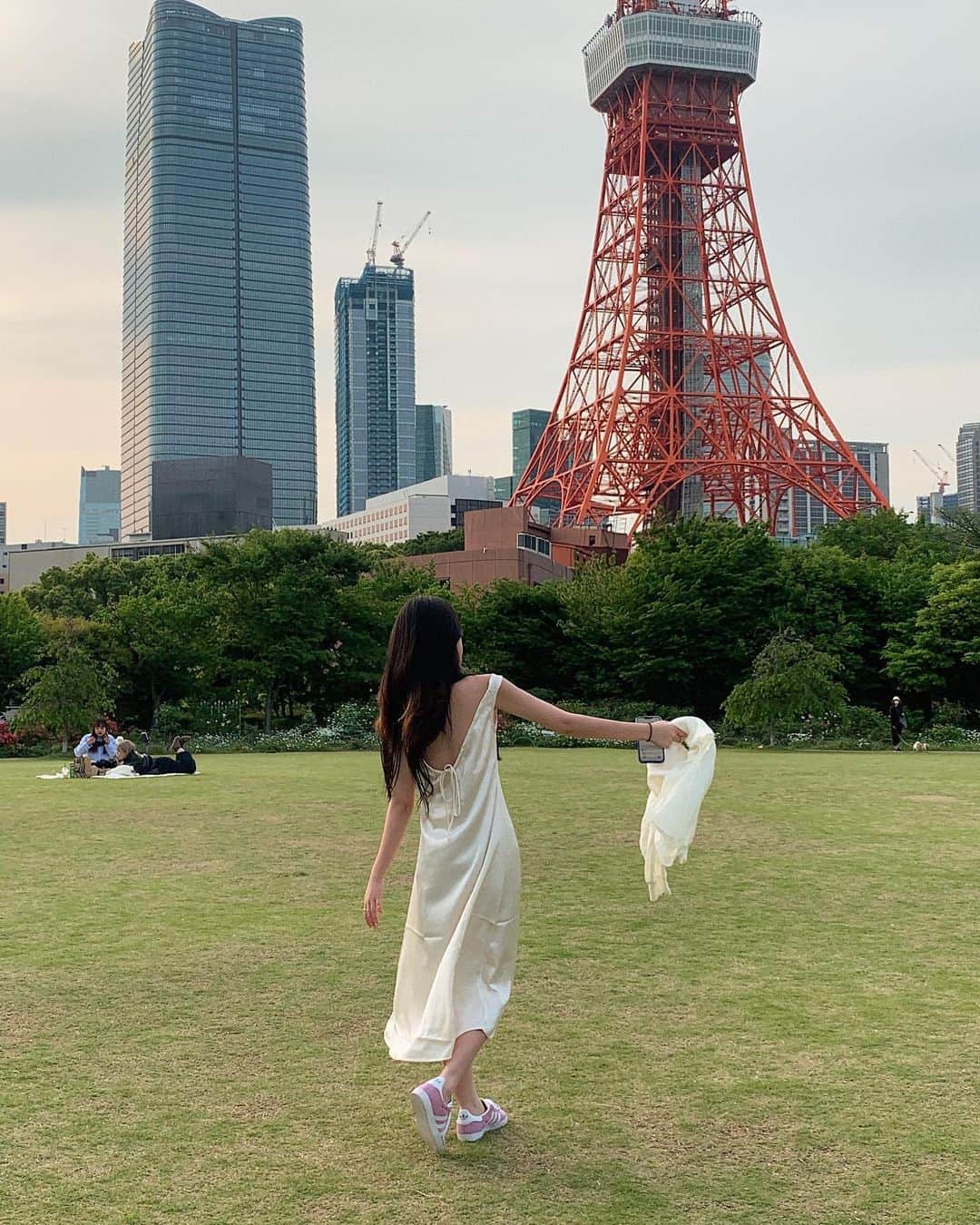 ユビンさんのインスタグラム写真 - (ユビンInstagram)「도쿄타워가 에펠탑보다 크다는거 첨 알았구 ..🗼  #모어리즈 #moreliz #도쿄 #도쿄타워」5月20日 22時49分 - u.b1n