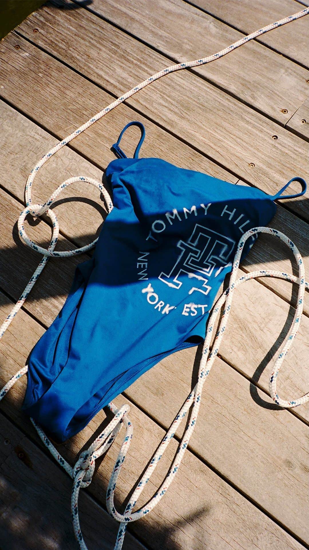 Tommy Hilfigerのインスタグラム：「Poolside chic. Simple statements with all-over #THMonogram detailing. Tap to shop.」