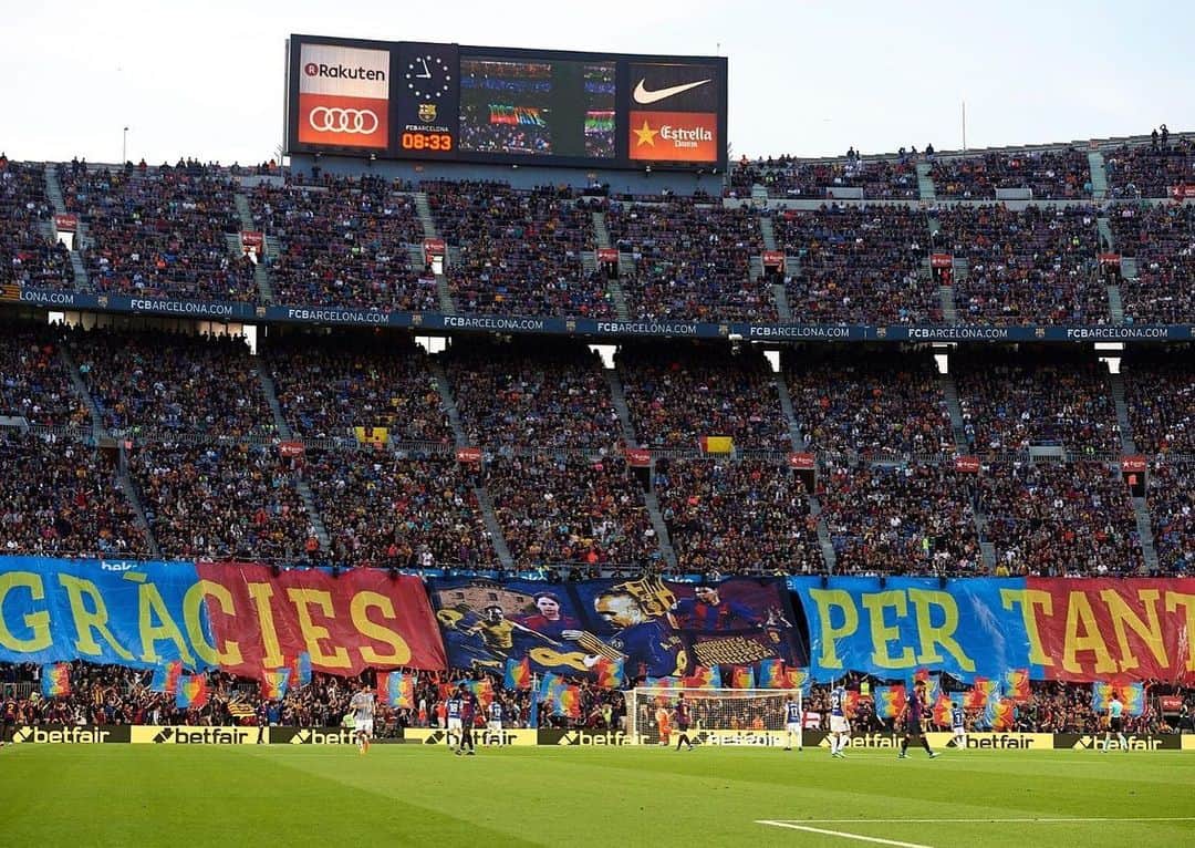 アンドレス・イニエスタさんのインスタグラム写真 - (アンドレス・イニエスタInstagram)「5 años que han pasado volando desde ese último partido en el Camp Nou. Siempre emocionante recordarlo y pensar en tantos y tantos momentos vividos 💙❤️ @fcbarcelona   カンプノウで最後の試合から5年が経ちました。素晴らしい瞬間で詰まった、感動深い思い出ばかりです💙❤️ FCバルセロナ」5月20日 23時03分 - andresiniesta8