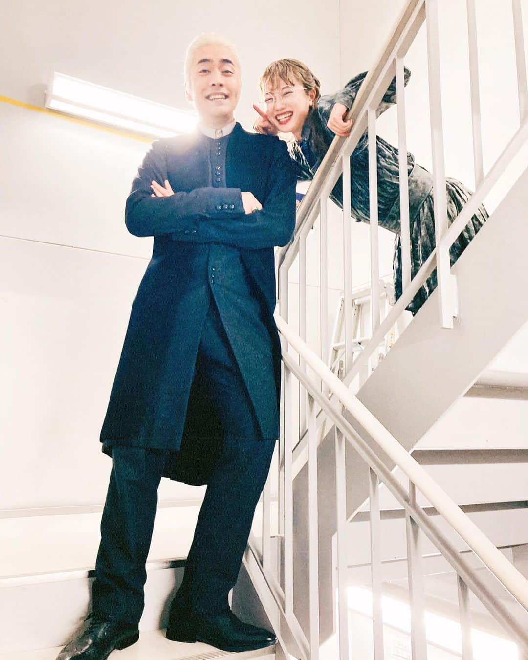 美山加恋さんのインスタグラム写真 - (美山加恋Instagram)「本日もマチソワありがとうございました‼︎  ドラコ役松田慎也さんと☺︎ 漢前に成長して、マートルもデレデレです♡ 袖にいる姿も漢前。 あるシーンを袖から見てて、いつもいつも思いますが スコピよ、いいお父さんもててよかったね。  マートル成仏まで、あと10回🚽  #舞台ハリポタ #呪いの子 #harrypotter #cursedchild」5月20日 23時06分 - miyamakaren
