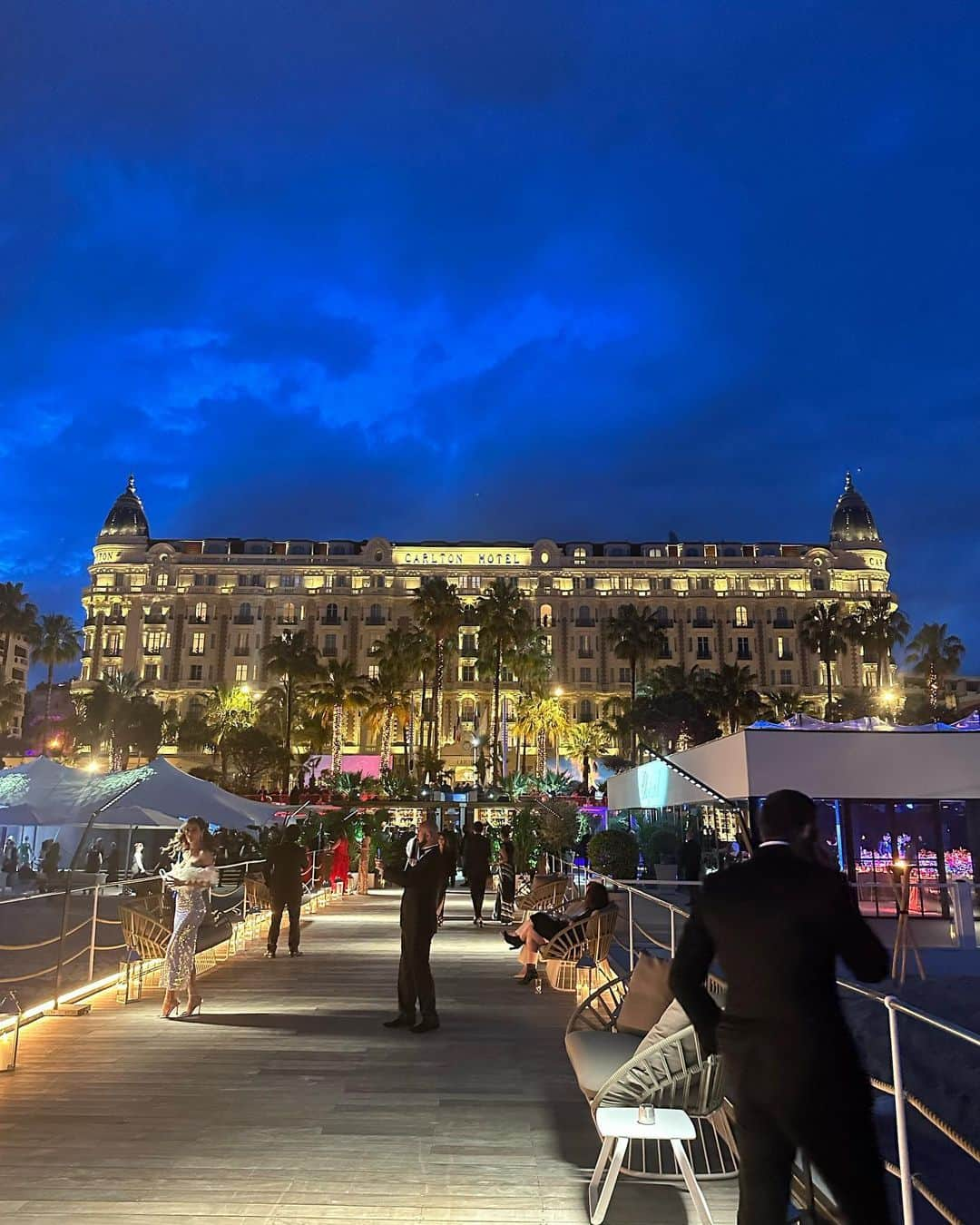 ニーナ・ガルシアさんのインスタグラム写真 - (ニーナ・ガルシアInstagram)「My first time at the Cannes film festival. What a wonderful, whirlwind weekend. Thank you @chopardbycaroline no one does it better than you🩷」5月20日 23時07分 - ninagarcia