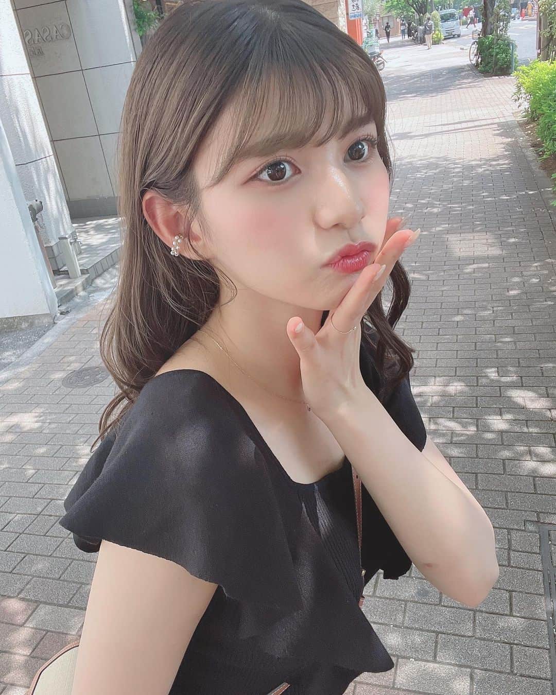 本田夕歩のインスタグラム：「暑いね  #ootd #MERCURYDUO #snidel #春夏コーデ #コーディネート #셀피 #데일리룩 #코디스타그램」