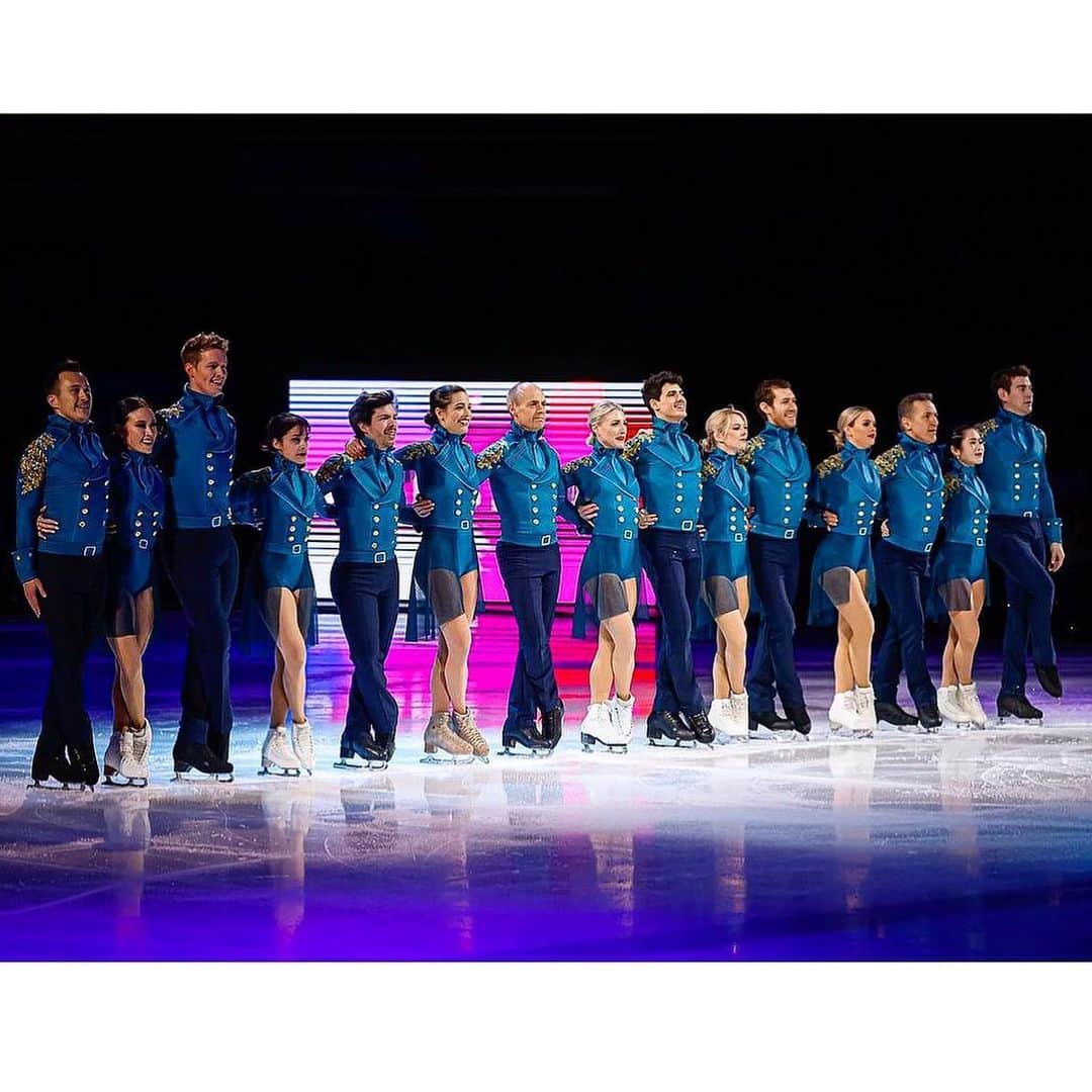 ジェイソン・ブラウンさんのインスタグラム写真 - (ジェイソン・ブラウンInstagram)「Stars on Ice Canada ✔️ スターズオンアイスカナダが終わりました！🇨🇦🍁  It was an absolute privilege touring with the @starsonice Canada cast this year, and an honor to perform alongside these two Canadian legends!! A tour and experience I’ll certainly never forget! 🤍⛸️  📸2: @gregkolz   #soi2023 #starsonice #canada #tour #iceshow #show #skating #iceskating #figureskating」5月20日 14時28分 - jasonbskates