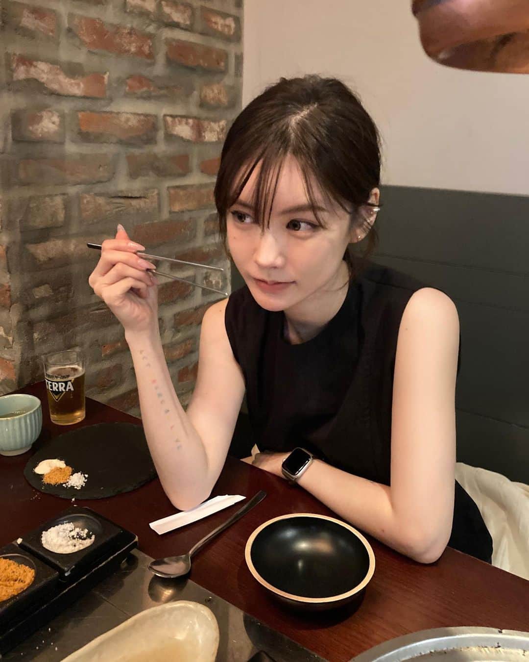 イ・ミンジュさんのインスタグラム写真 - (イ・ミンジュInstagram)「함ㄴㅑ🐱🍺」5月20日 14時52分 - lxoxoee