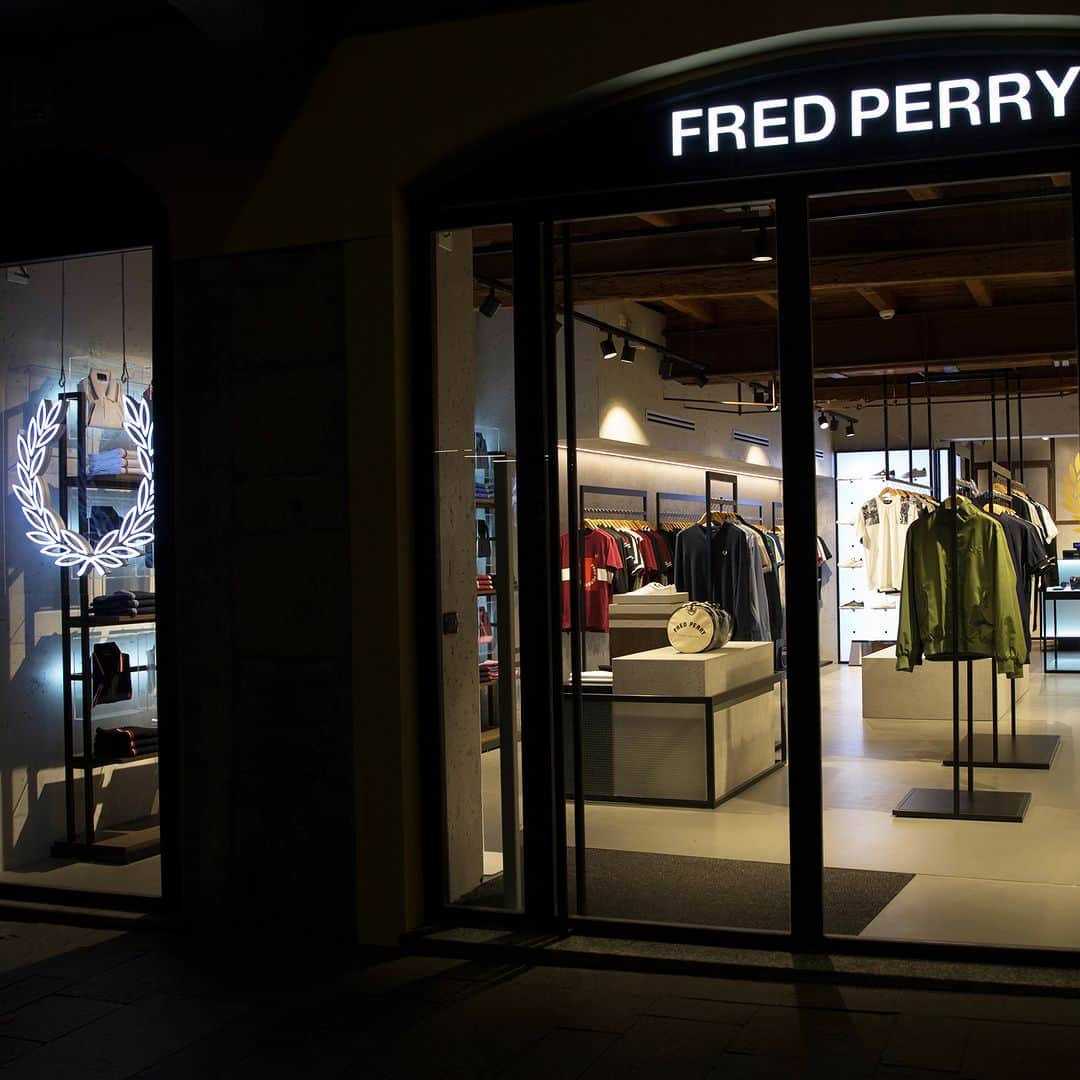 フレッドペリー さんのインスタグラム写真 - (フレッドペリー Instagram)「📍Fred Perry Milan  #fredperry #フレッドペリー #fpnighttales」5月20日 15時00分 - fredperryjp