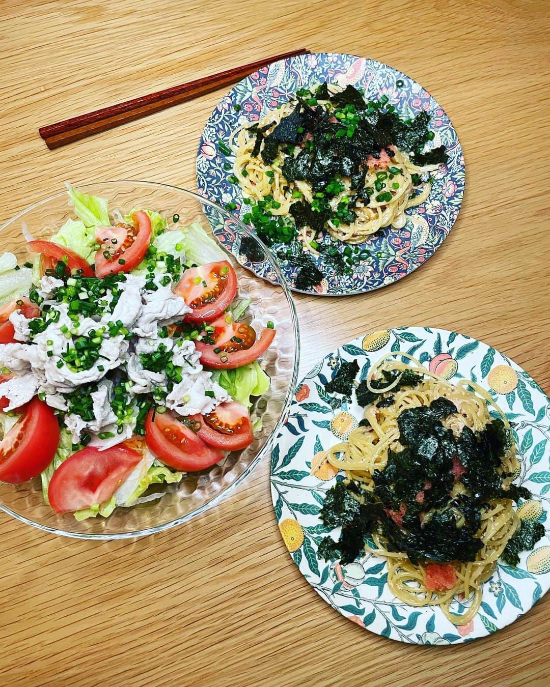 小林礼奈さんのインスタグラム写真 - (小林礼奈Instagram)「豚しゃぶサラダ、たらこパスタ🍝作りました♪  #小学生ママ #野菜レシピ #しゃぶしゃぶサラダ #たらこパスタ」5月20日 15時09分 - kobayashi_ayana0218