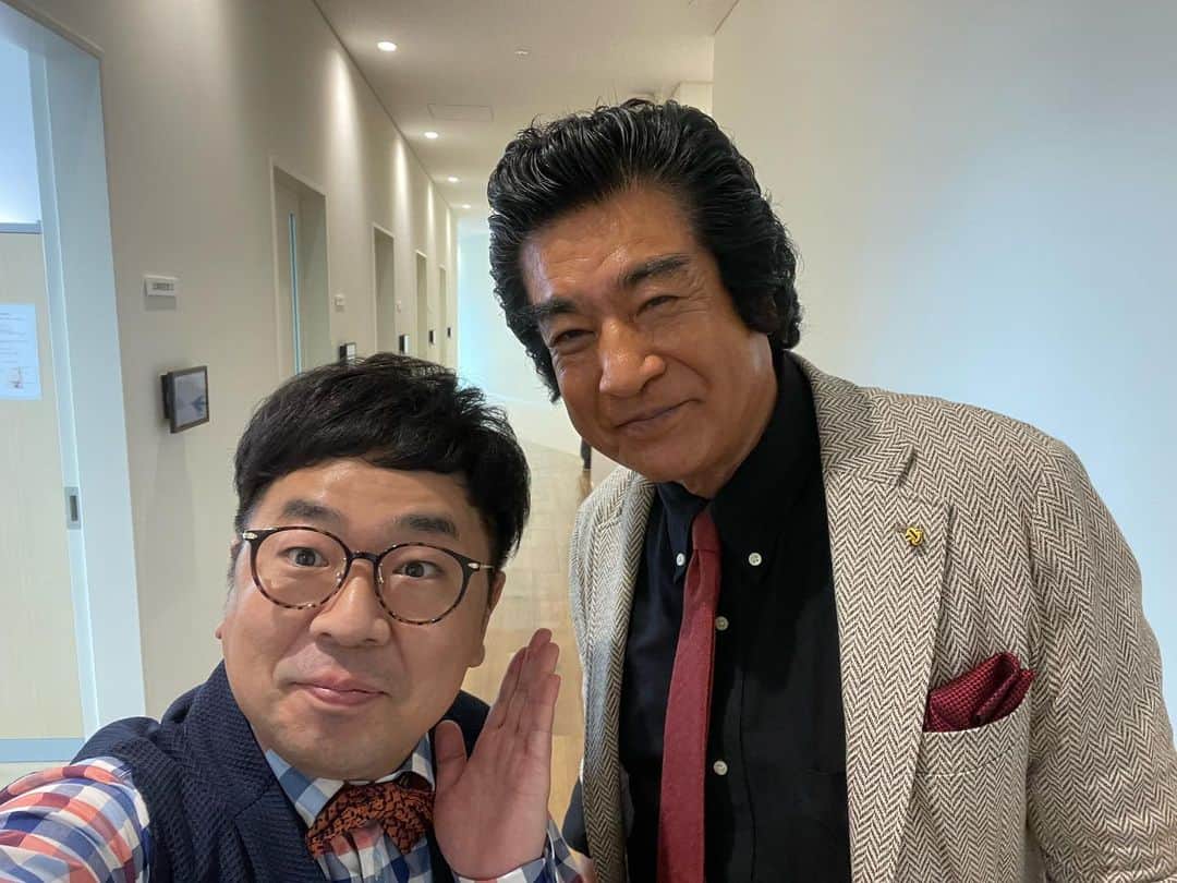 黒瀬純のインスタグラム：「今日は藤岡弘,さんとご一緒させてもらいました！ 10年前の写真 ぜんぜん変わってない おれめっちゃ太ってるやん！ 痩せよう」