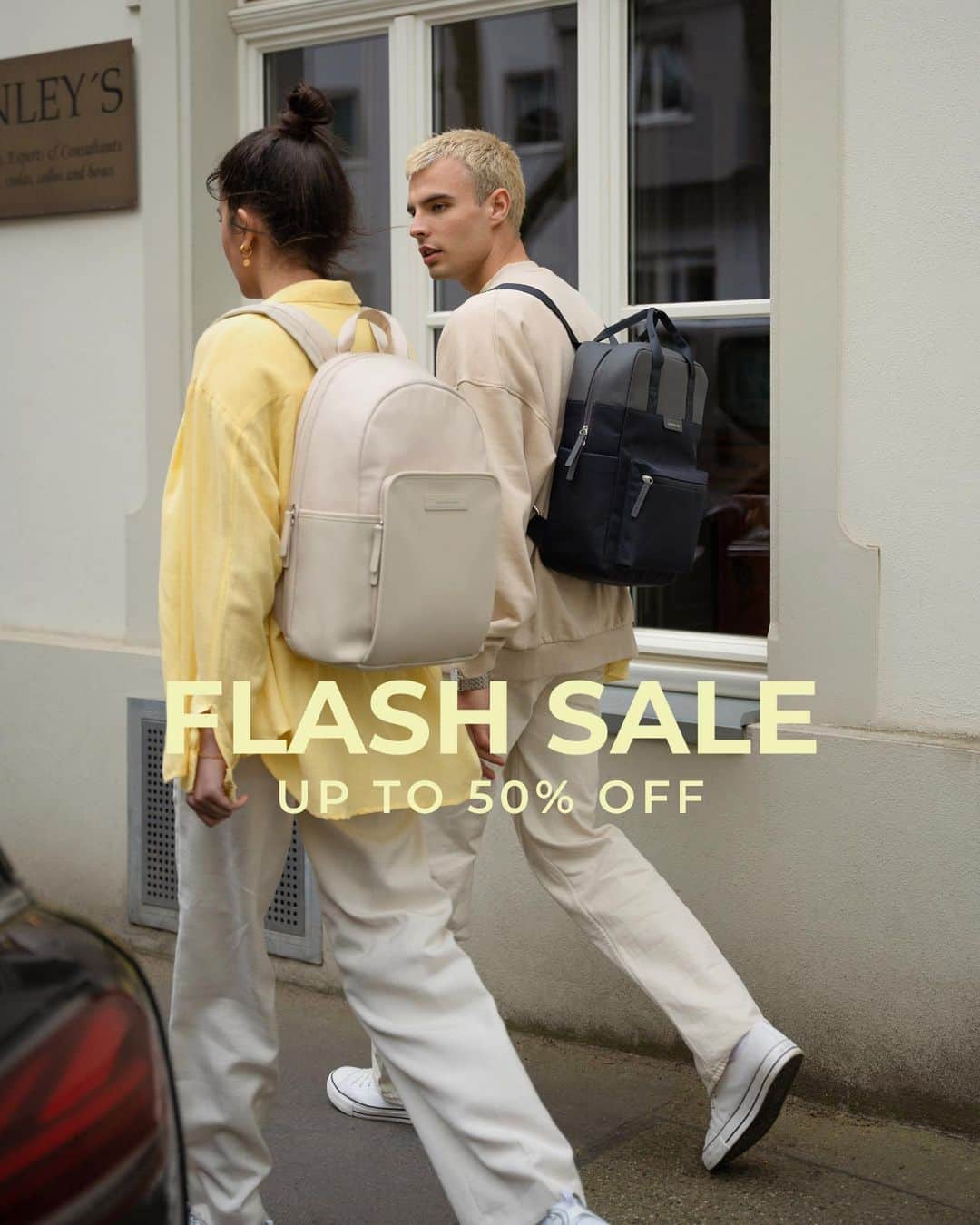 Kapten & Sonさんのインスタグラム写真 - (Kapten & SonInstagram)「FLASH SALE IS LIVE 😳 UP TO 50% OFF⚡️ Only 3 DAYS! Be quick and get your new summer accessories 🤫 #bekapten #betheexperience   Comment a ⚡️ and save with SHOP5 5% on TOP! 🤫」5月20日 16時10分 - kaptenandson
