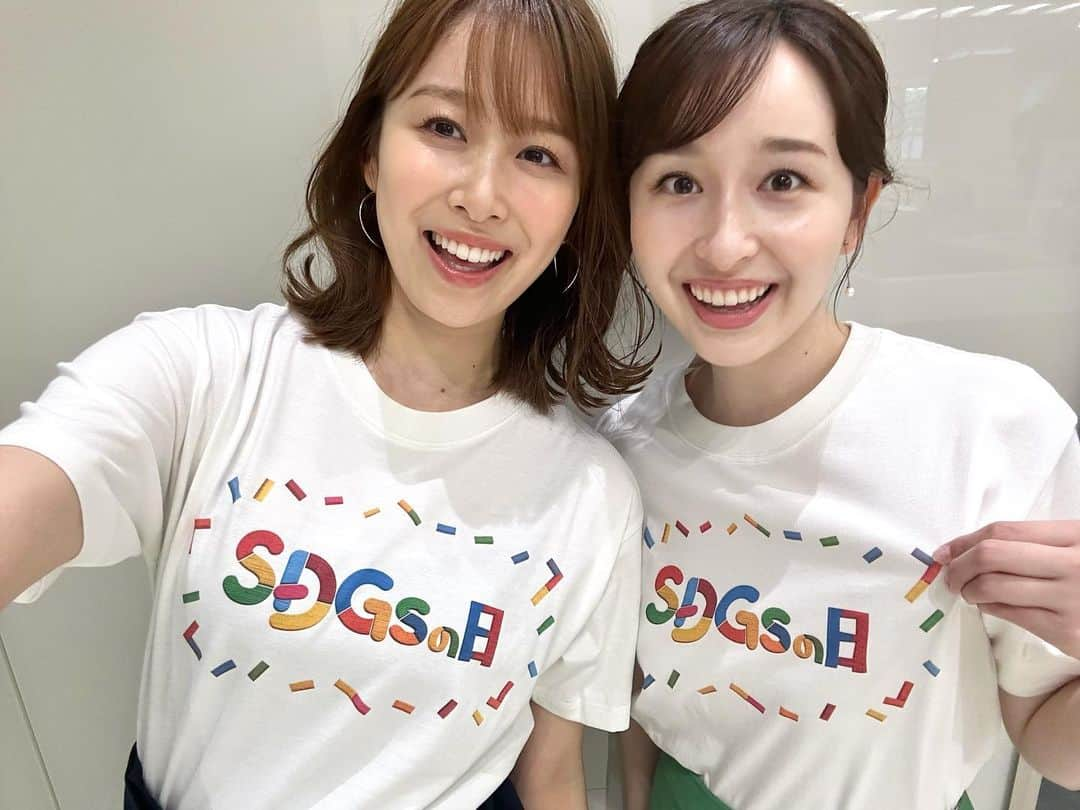 良原安美さんのインスタグラム写真 - (良原安美Instagram)「今も放送が続いています、 SDGsの日！ ⁡ この後、 どうぶつ奇想天外のブロック〜 担当します^ ^ ⁡ ⁡ ⁡ 同期の宇賀神アナと オンエア前に〜😌 ⁡ このTシャツ、 今週は沢山着ました👕 ⁡ ⁡ ⁡ ⁡ ⁡ #SDGs #SDGsの日 #宇賀神メグ　アナウンサー」5月20日 16時11分 - yoshiharaami