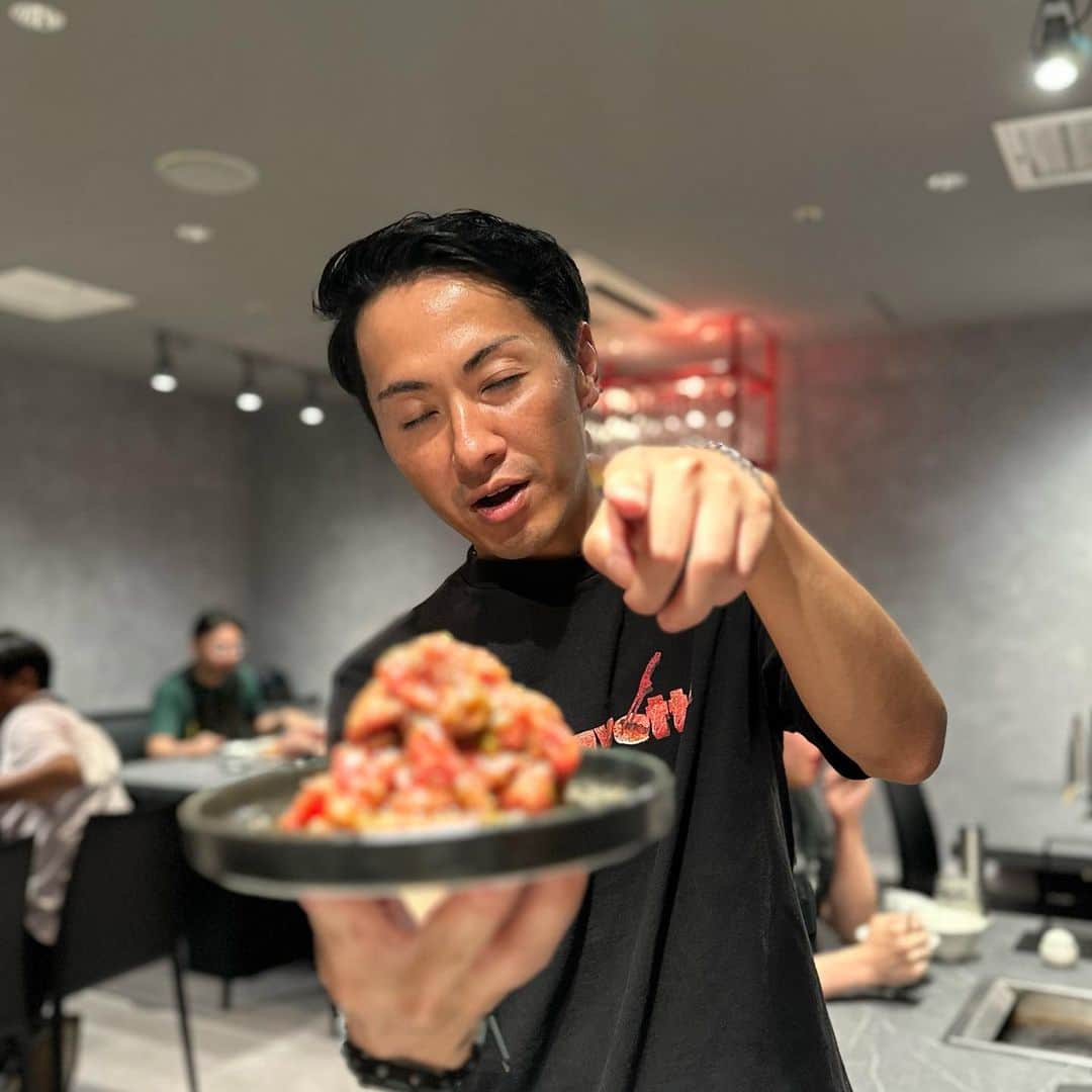 Mika Jimboさんのインスタグラム写真 - (Mika JimboInstagram)「【 #ヒロキヤ六本木 おめ✌️】  🥩 #ヒロキヤ六本木 📍 Tokyo/Roppongi  @dj_hiroki_ マイメンの2店舗目！ 六本木にも #ヒロキヤ ができたよー😗  特に美味しかったもの📝 ⭕️Rユッケ ⭕️アボガドキムチ ⭕️金タン ⭕️ユッケ ⭕️赤身3種のやつ  わたしは恵比寿店より六本木店のほうが美味しいと思った‼️お店の雰囲気も好きー☺️✨焼肉おじ、がんばれよっ！  基本盛れてる写真しかないからどれ載せようか本当に迷っちゃう😊  キンマサぱいせん、ごちです！！ @kingmasa2014   #焼肉ババア#焼肉好きな人と繋がりたい  #六本木#六本木グルメ #六本木ディナー #六本木ごはん#六本木デート #六本木ヒロキヤ#roppongi #tokyo#tokyofood#japanfood #japantravel #japanesefood#japantrip #japanlover」5月20日 16時25分 - mikajimbox