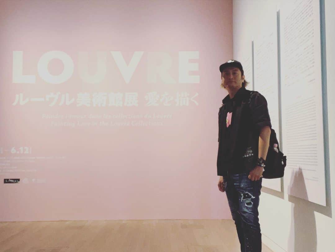 のインスタグラム：「ルーヴルに愛があるそうです🌟  お仕事のご依頼はインスタのDMでお問合せください。  Twitterアカウント→　#jpmaesaka Twitterアカウントポケモン→#jp_pkmn YouTubeチャンネル→#モノマネモンスターJP TikTok→#monomamejp #ルーヴル美術館展  #ルーヴルには愛がある  #🖼🎨🖌  #アダムとエバ #ものまね代行世代 #ワイドナショー #JPさん #松本人志 #浜田雅功 #ダウンタウン #ものまね芸人 #松本人志ものまね #研音 #川島明ものまね #ラヴィット #滋賀芸人 #農業高校出身 #すべらない話 #IPPONグランプリ #ダウンタウンDX #酒のツマミになる話 #おはスタポケモン部 #ポケモン #しゃべくり007」
