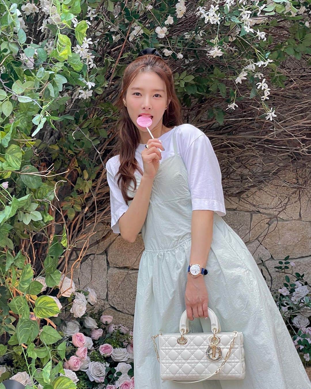 キム・ソウンのインスタグラム：「나들이🩵」