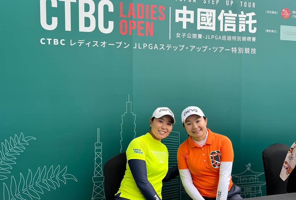 上原彩子さんのインスタグラム写真 - (上原彩子Instagram)「台湾でのCTBC 、石川県でのツインフィールドが終わりました。 久しぶりのステップアップツアー⤴️でした。  自分で距離を測り、クラブを拭いたり、ボールを拭いたり 全て自分で行う完全セルフプレイでした。てんやわんやで終わってしまいましたが💦🤣 改めていつもサポートしてくれるキャディーさんの有り難みを感じました。  今回は、初心にかえれる良いきっかけになりました。 またしっかり調整して、試合に望みます！  でも、やっぱり練習と試合は違うので、試合に出させて頂き感謝です😊 ありがとうございました。 そして応援もありがとうございました！  #LPGA #ステップアップツアー #試合 #ありがとう」5月20日 17時08分 - ayako_uehara.golf