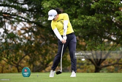 上原彩子のインスタグラム：「台湾でのCTBC 、石川県でのツインフィールドが終わりました。 久しぶりのステップアップツアー⤴️でした。  自分で距離を測り、クラブを拭いたり、ボールを拭いたり 全て自分で行う完全セルフプレイでした。てんやわんやで終わってしまいましたが💦🤣 改めていつもサポートしてくれるキャディーさんの有り難みを感じました。  今回は、初心にかえれる良いきっかけになりました。 またしっかり調整して、試合に望みます！  でも、やっぱり練習と試合は違うので、試合に出させて頂き感謝です😊 ありがとうございました。 そして応援もありがとうございました！  #LPGA #ステップアップツアー #試合 #ありがとう」