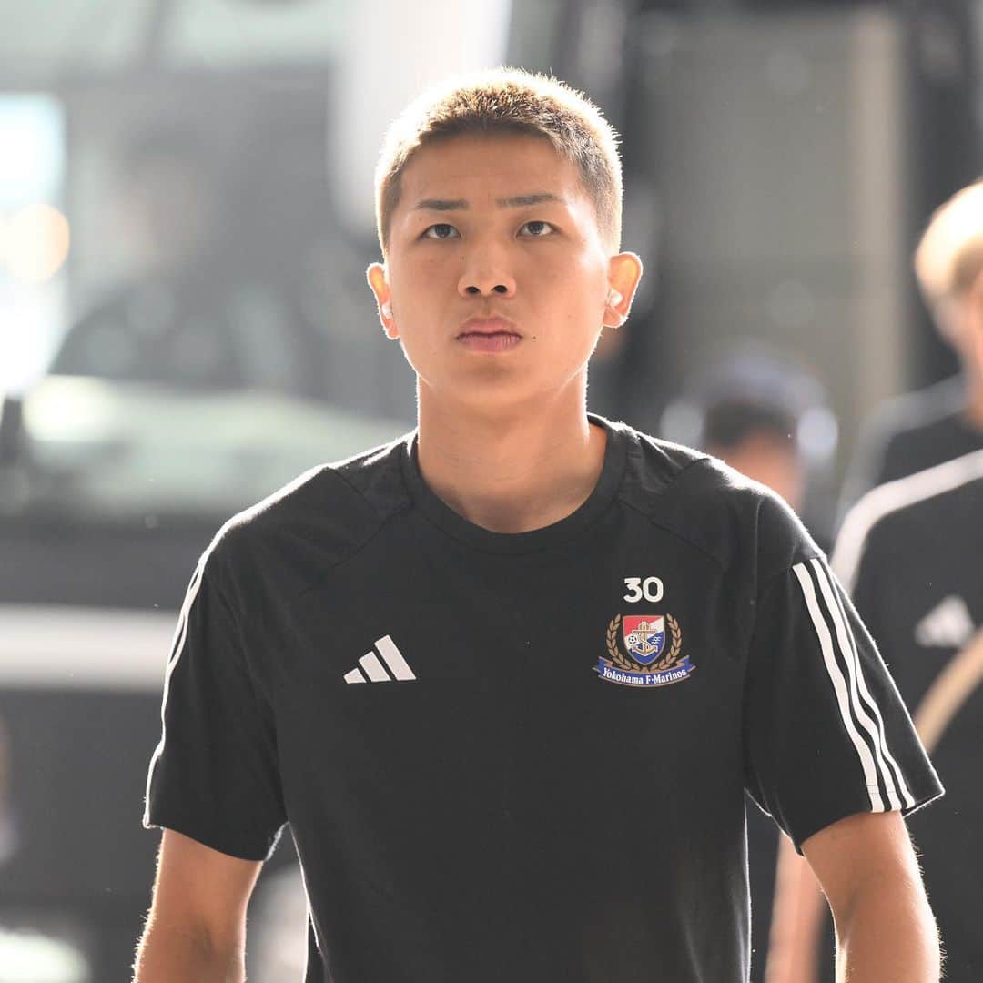 のインスタグラム：「. 𝑻𝑬𝑨𝑴 𝑨𝑹𝑹𝑰𝑽𝑨𝑳!!🚌  #fmarinos｜#Jリーグ｜#adidas」