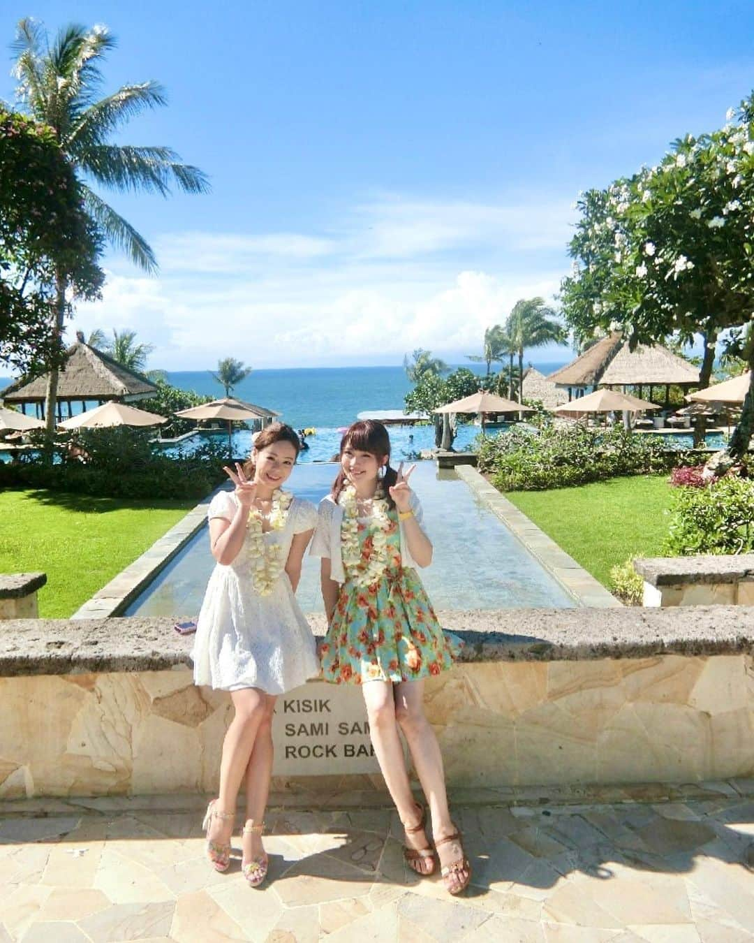 浅井麻里さんのインスタグラム写真 - (浅井麻里Instagram)「🌊夏のイベント🌊  いよいよ夏がやってくるー！！✨🌻  プールとか海とか、水が恋しくなる季節だね💕 今年は、新感覚の夏フェスWATER BOMB JAPANが 日本初上陸するよー！✨  7月に東京、大阪、名古屋の3会場で開催💫 人気のK-POPグループとか 豪華アーティストも多数出演するみたい♬  大量の水しぶきの中、アーティストと観客が 水鉄砲で撃ち合うフェスってめちゃ楽しそう❣️🌊 ライブの熱さと、涼しさ両方味わえるね✨  水を使ったいろんなイベントもあって面白そう♬ Qoo10でチケット発売中だから、 夏の予定に加えたい人は要チェック✔️🏖️  @waterbomb_tokyo_official @waterbomb_nagoya_official  @waterbomb_osaka_official  #WATERBOMBJAPAN #WATERBOMB #ウォーターボムジャパン #ウォーターボム #夏フェス #フェス #PR #夏 #夏休み #イベント #水かけ祭り #水浴び #夏イベ #ライブ #Qoo10 #プール #海 #バケーション #バリ #バリ島 #アヤナリゾート #リゾート #アヤナリゾートスパバリ #海外旅行 #バリ旅行 #リゾートホテル #リゾートコーデ #夏コーデ #summer」5月20日 17時40分 - mari_asai_625