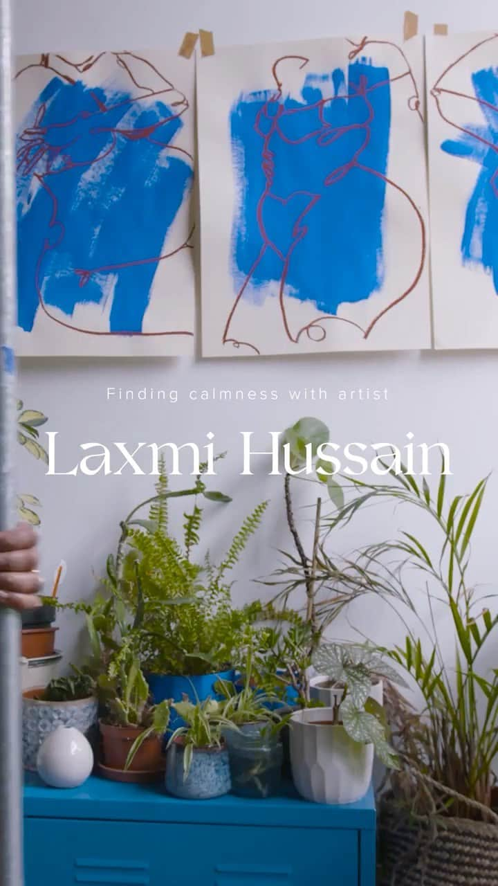 ミラーハリスのインスタグラム：「To celebrate the launch of our new fragrance, we’ve partnered with a series of multi-disciplinary artists based in London who all use slow-living to inspire their craft, to bring the creative spirit of Hydra to you. First up is Laxmi Husain - we talk to her about how she finds calmness in the everyday  #HydraFigue」