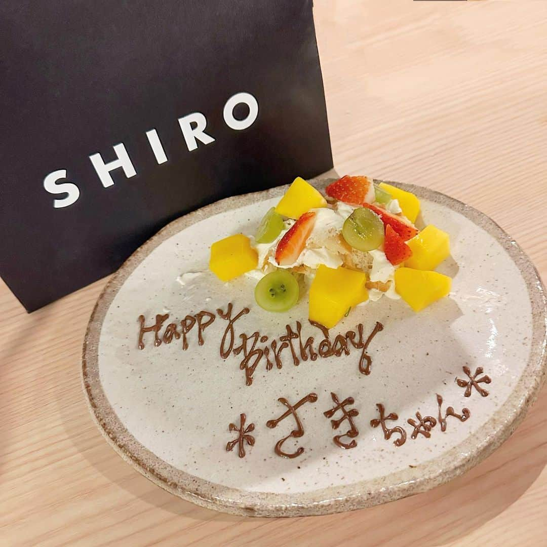 八木沙季のインスタグラム：「🤍🤍  もえあずちゃんとご飯行った時に サプライズでお誕生日お祝いしてくれた😭 めっちゃびっくりした…😭 嬉しすぎたからインスタにも載せる☺️🫶🏻 もえあずちゃん大好き🥹💕」