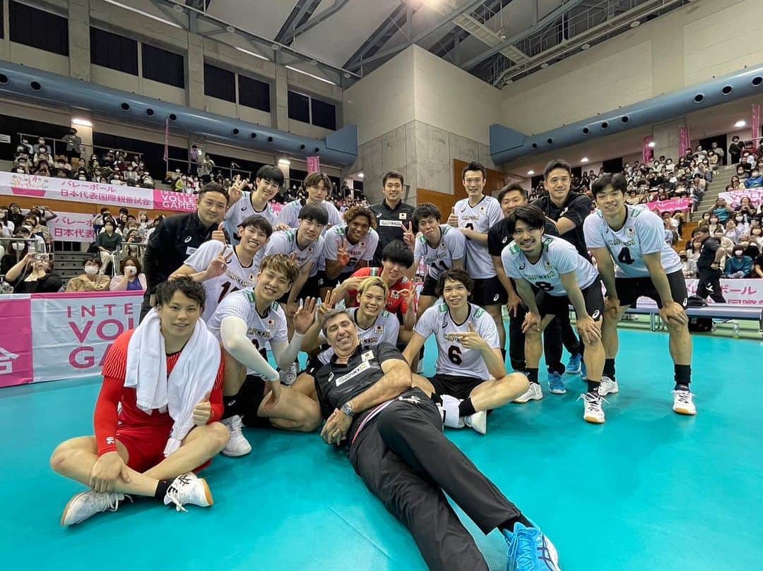 山本智大さんのインスタグラム写真 - (山本智大Instagram)「たくさんの応援ありがとうございました！ 更にレベルアップします✌️ #親善試合 #China🇨🇳 #volleyball  #龍神ニッポン」5月20日 18時07分 - tomohiro_yamamoto