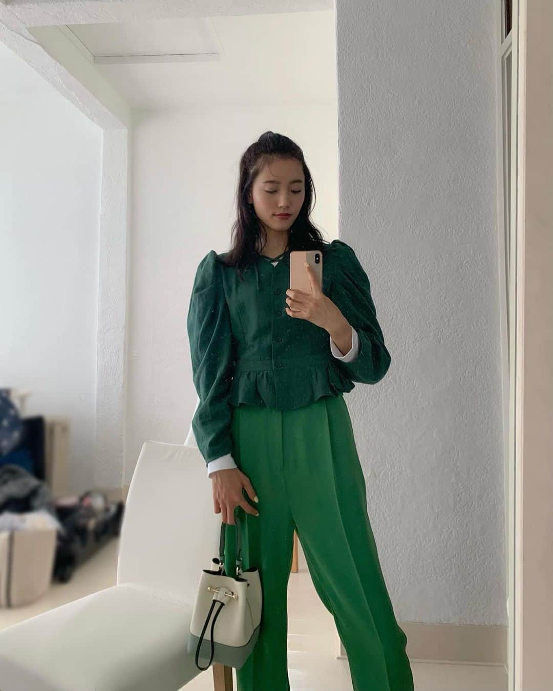 中川可菜さんのインスタグラム写真 - (中川可菜Instagram)「新緑の季節🌱  ということで、 やってみたかった 全身グリーンコーデ🧑‍🎤🍏  #可菜clothes 🏷 🟢 @solovofficial  ⚪️ @uniqlo_jp  🟢 @bmingbybeams_official  ⚪️👜 @strathberry」5月20日 23時43分 - nakagawa_kana